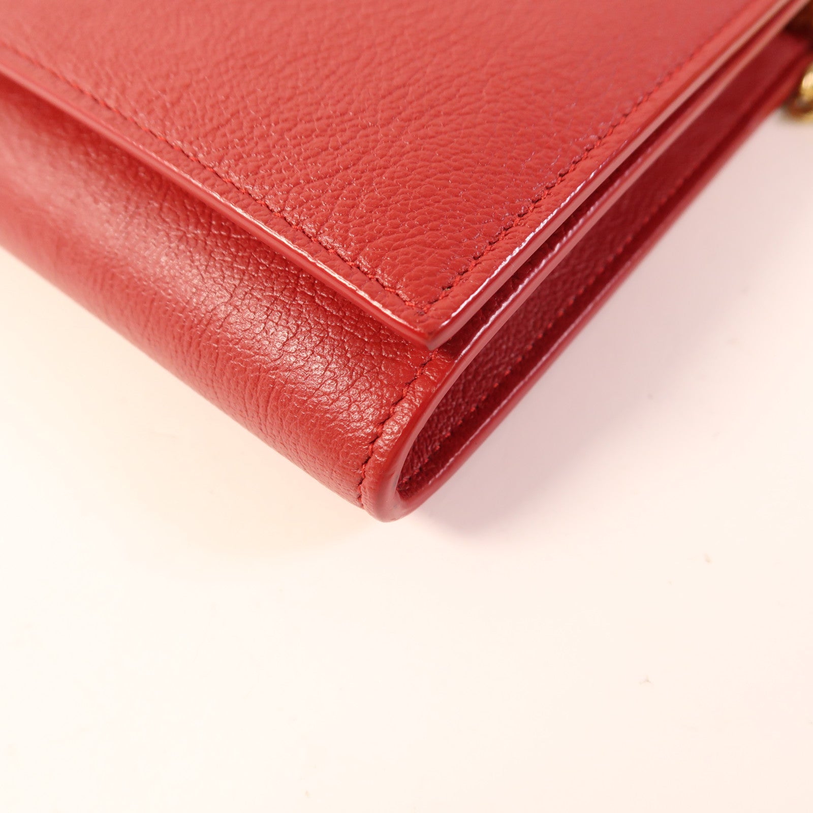 YVES SAINT LAURENT 牛皮皮革Belle De Jour Wallet On Chain金扣鏈帶肩背袋