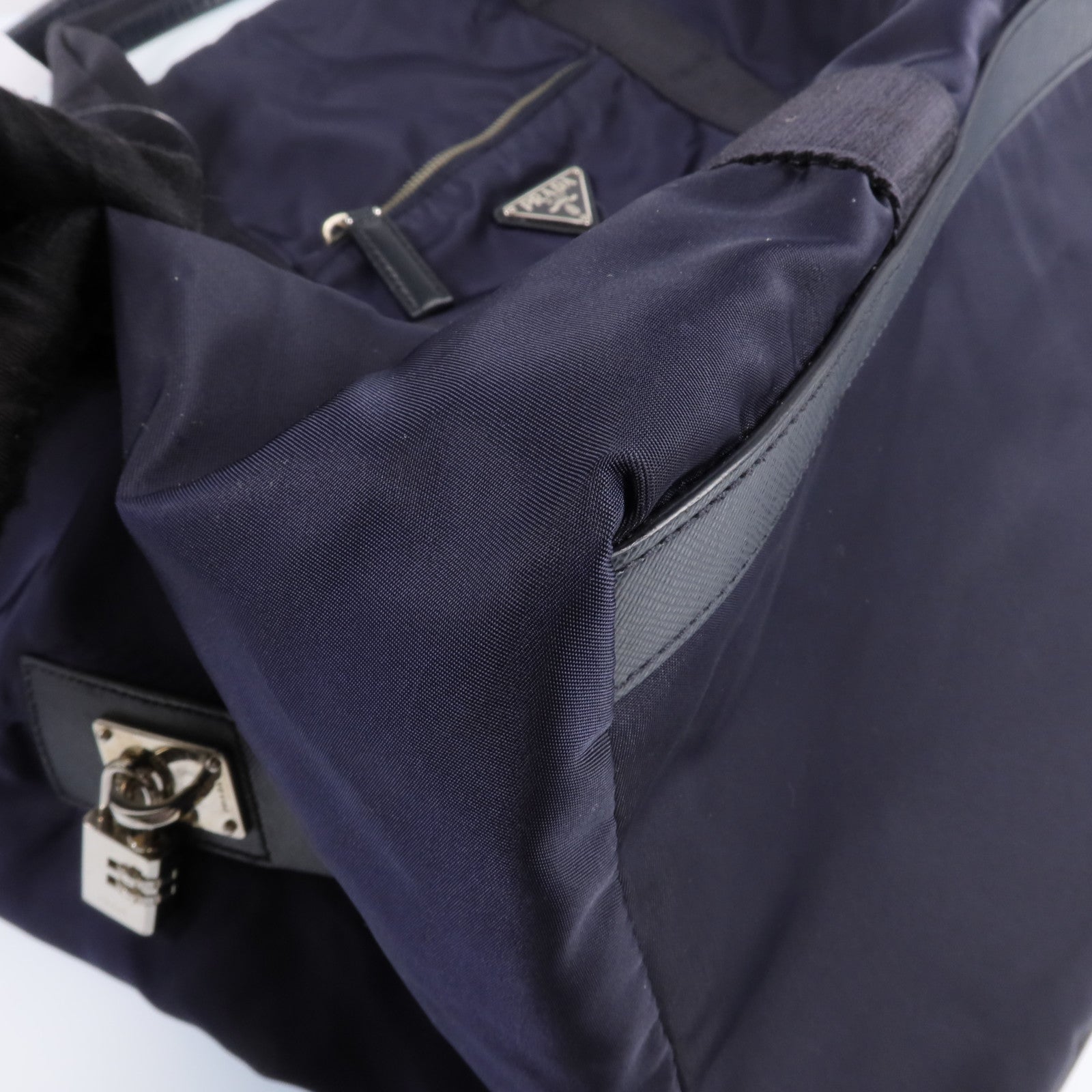 PRADA 尼龍Sholder Bag銀扣肩背袋