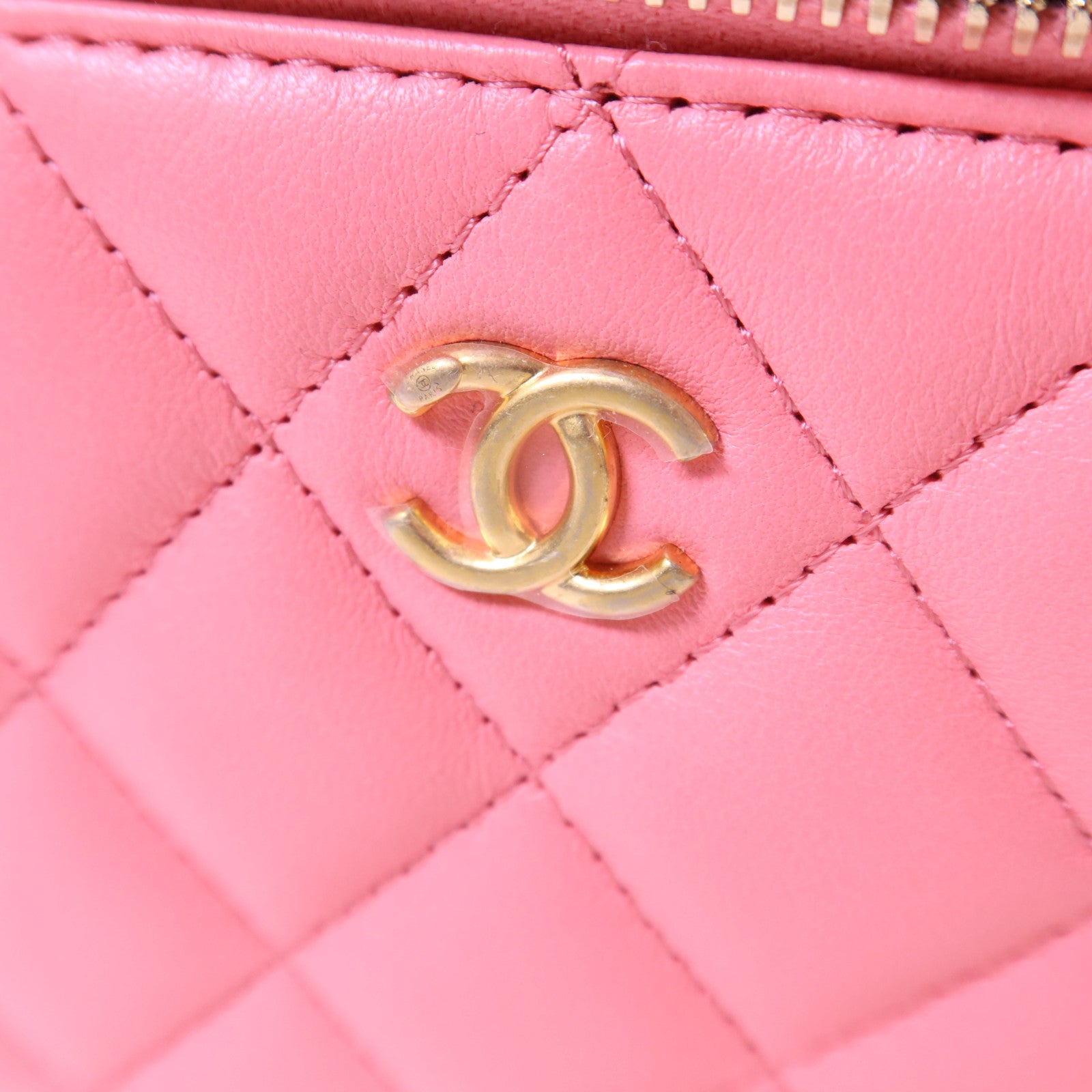 CHANEL 牛皮皮革Vanity Case金扣鏈帶肩背袋
