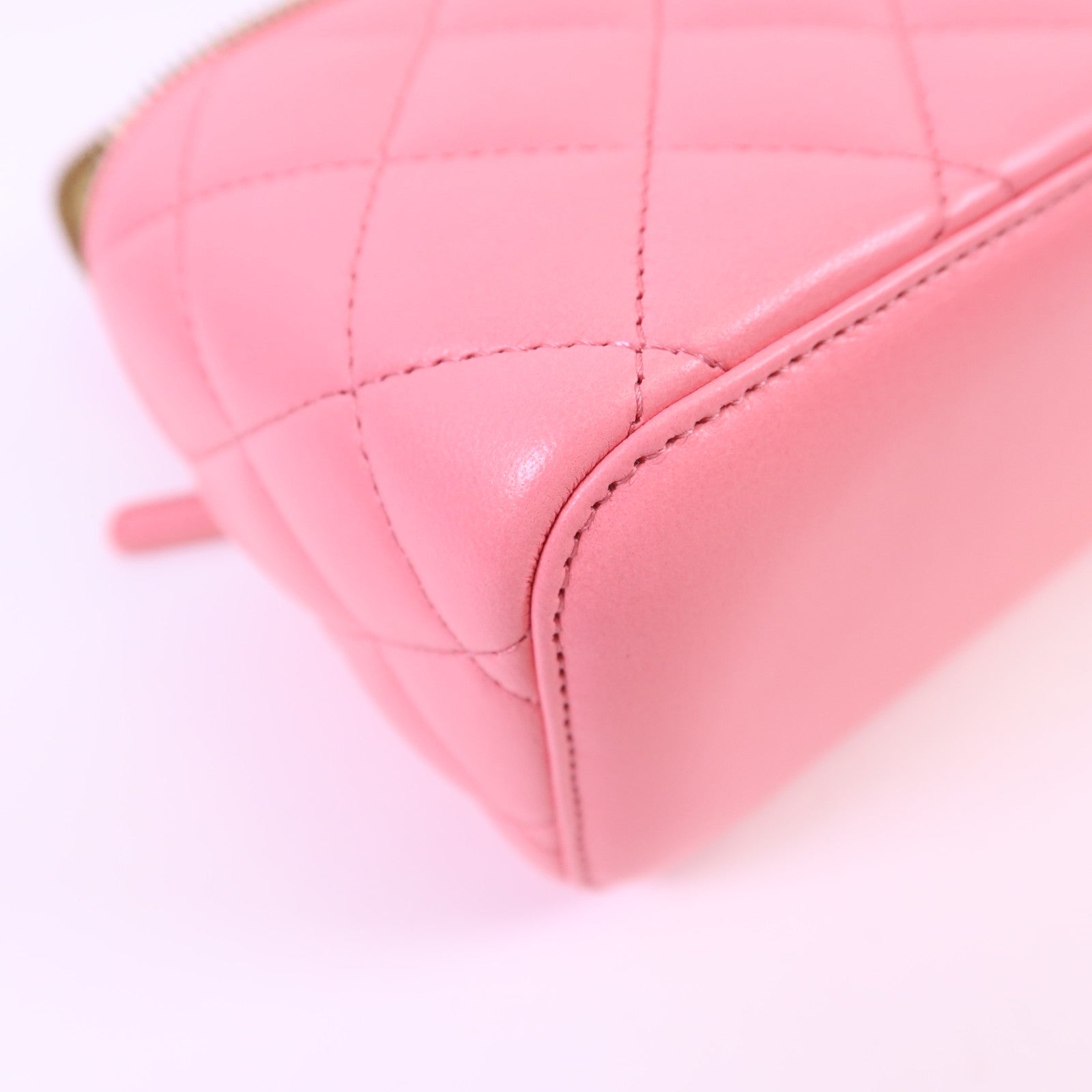 CHANEL 牛皮皮革Vanity Case金扣鏈帶肩背袋