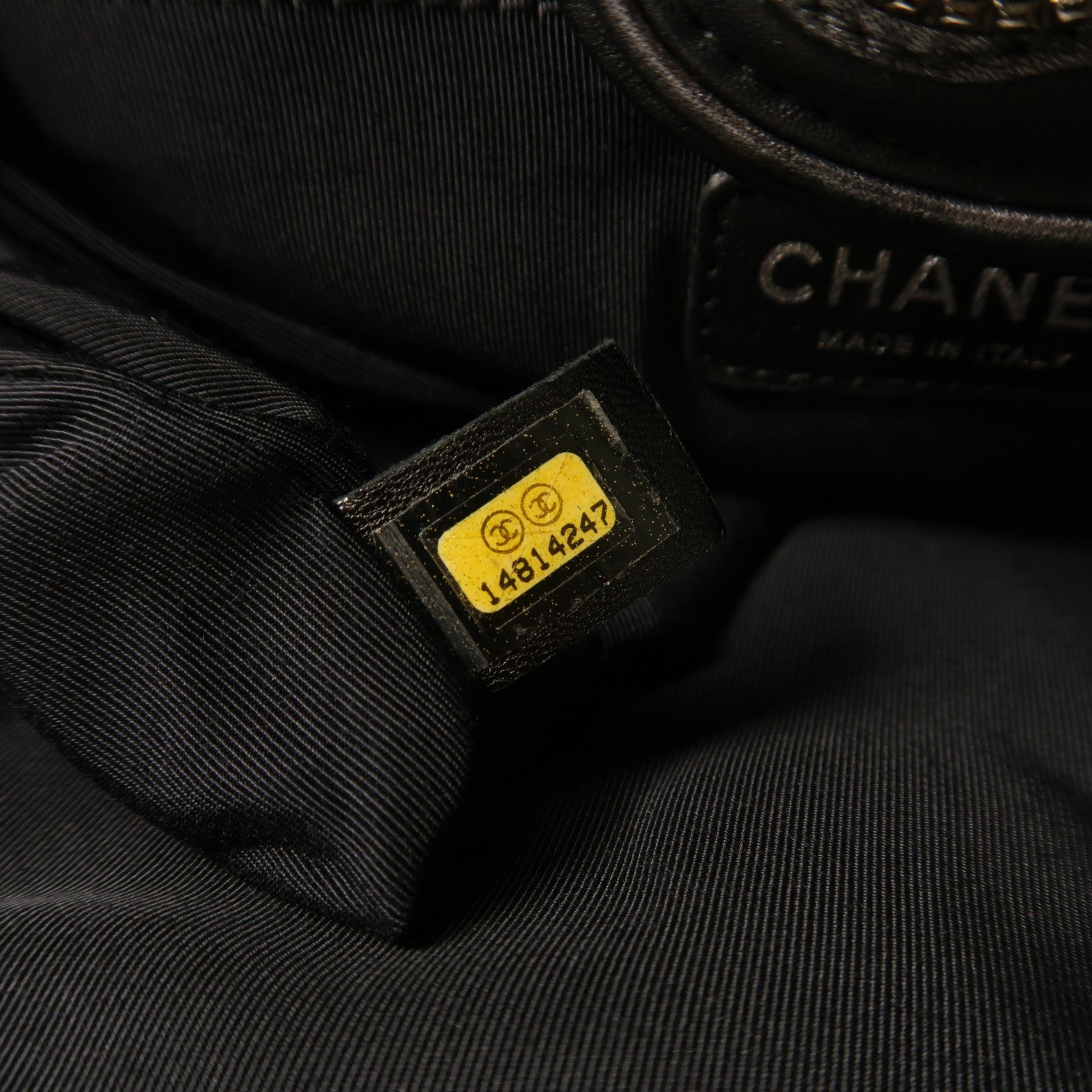 CHANEL 羊皮皮革Chic Knot Clutch Bag鏈帶肩背袋