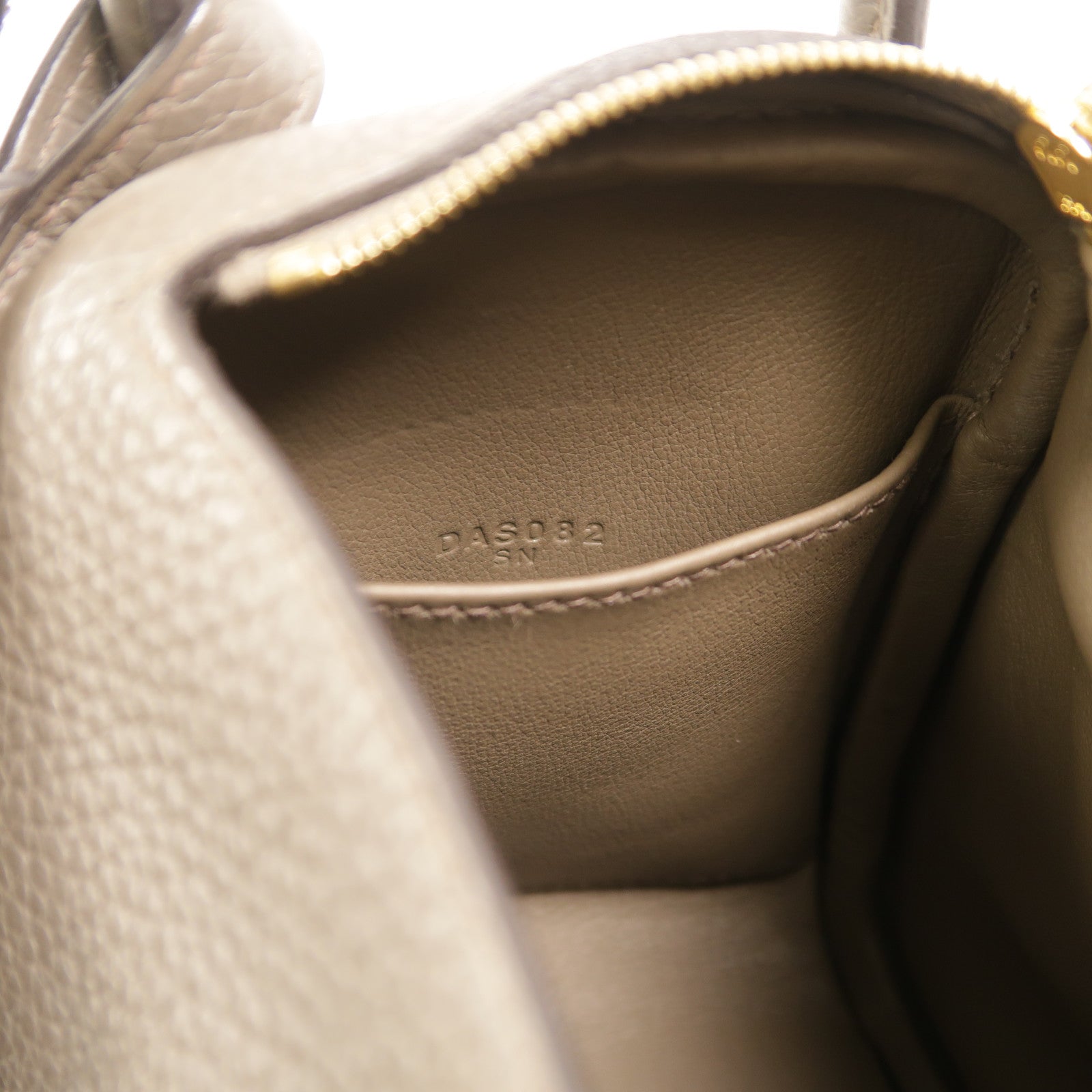 HERMES Clemence皮革Mini Lindy金扣手挽肩背兩用袋Etain