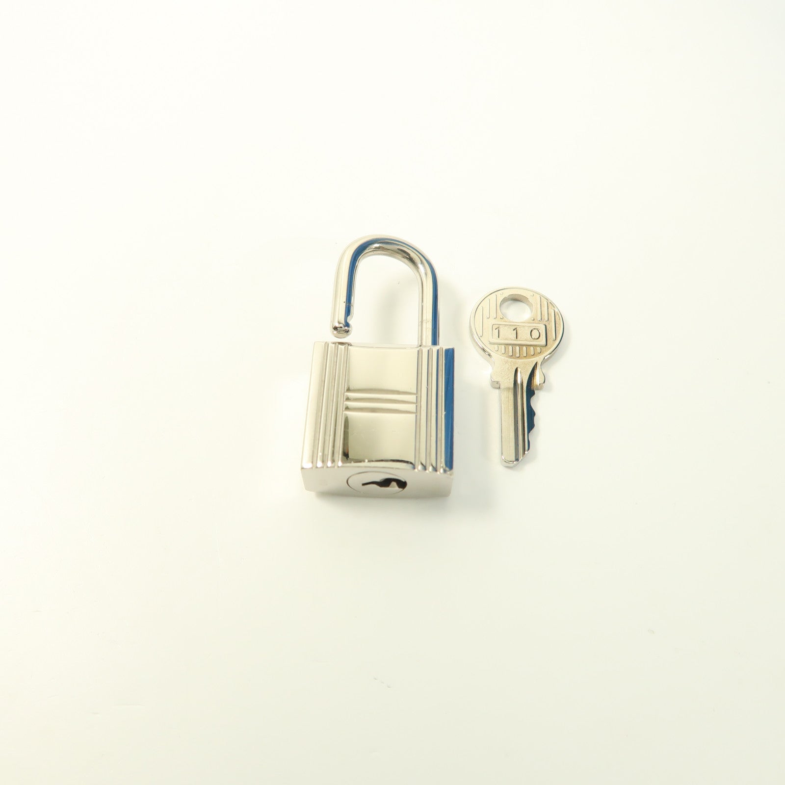 HERMES Clemence皮革Picotin MM銀扣肩背袋Bleu Zanzibar