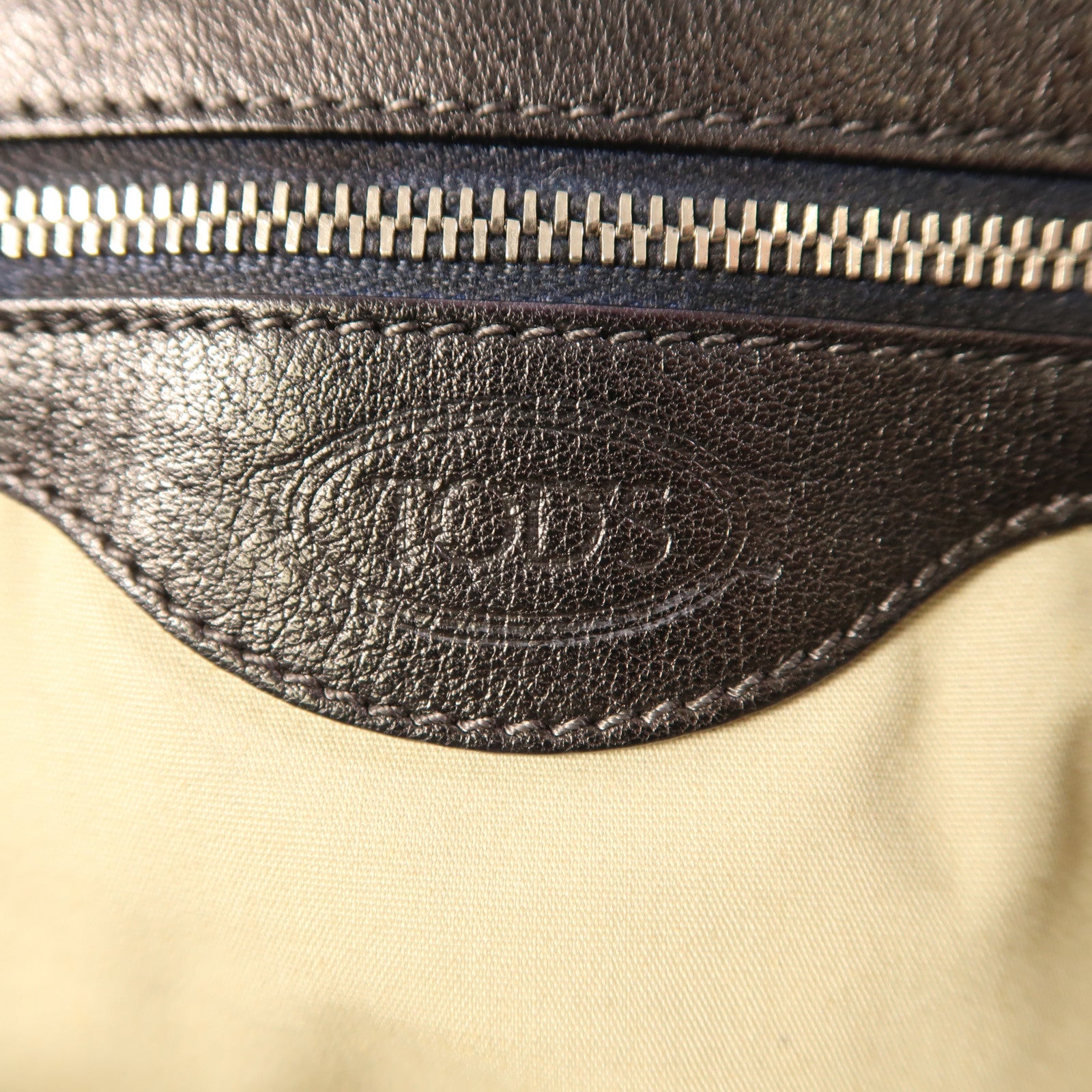 TOD'S 牛皮皮革Shoulder Bag銀扣肩背袋