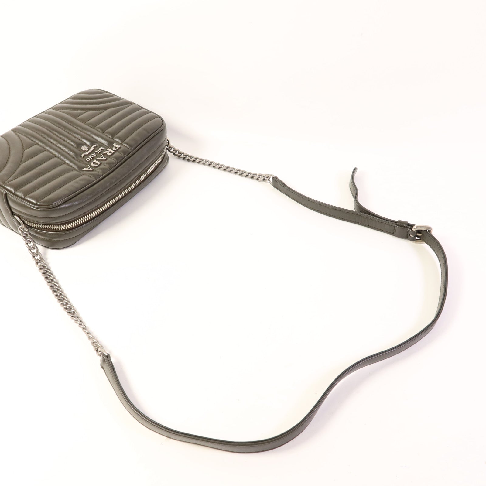 PRADA 牛皮皮革Shoulder Bag銀扣肩背袋
