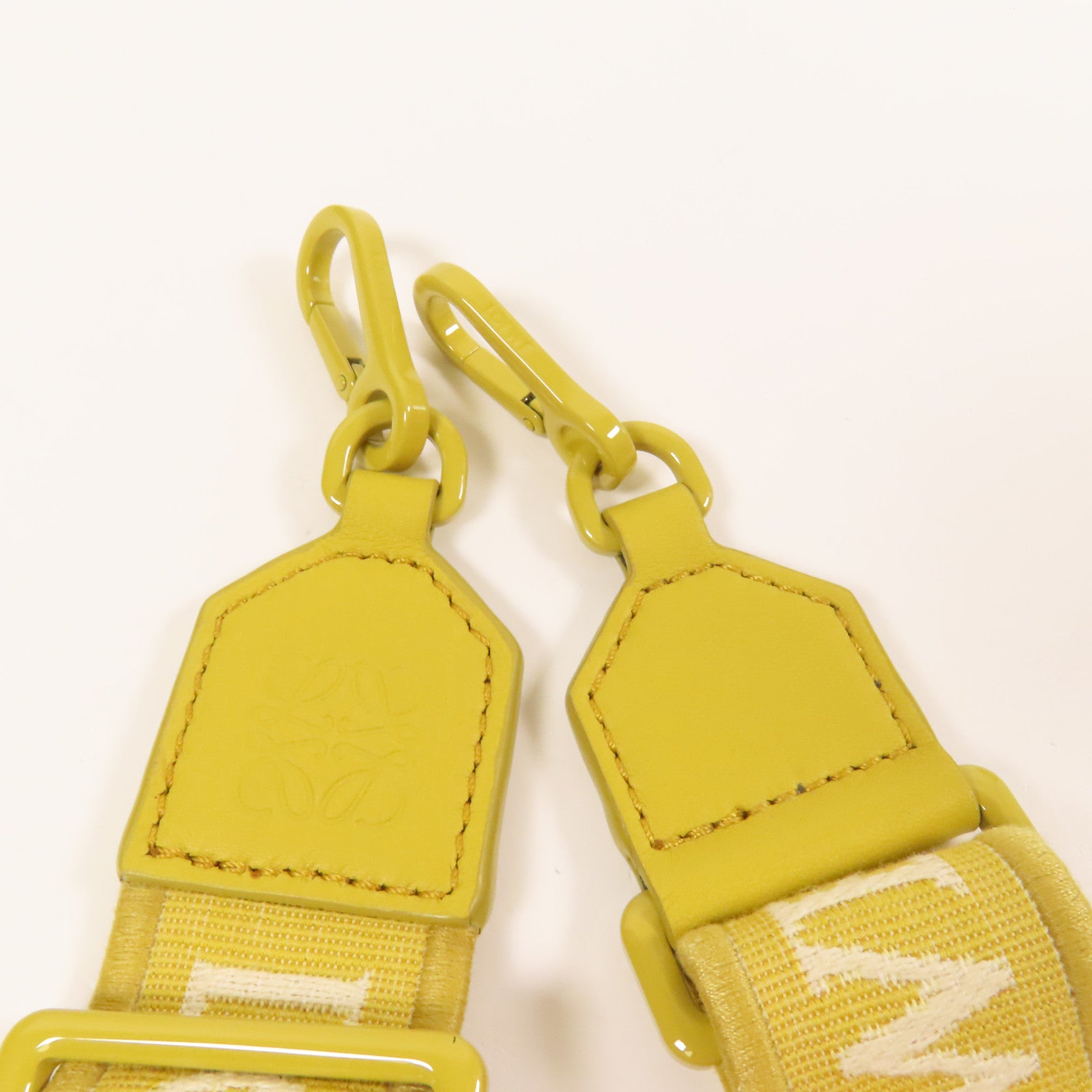 LOEWE 羊皮皮革Flamenco肩背袋