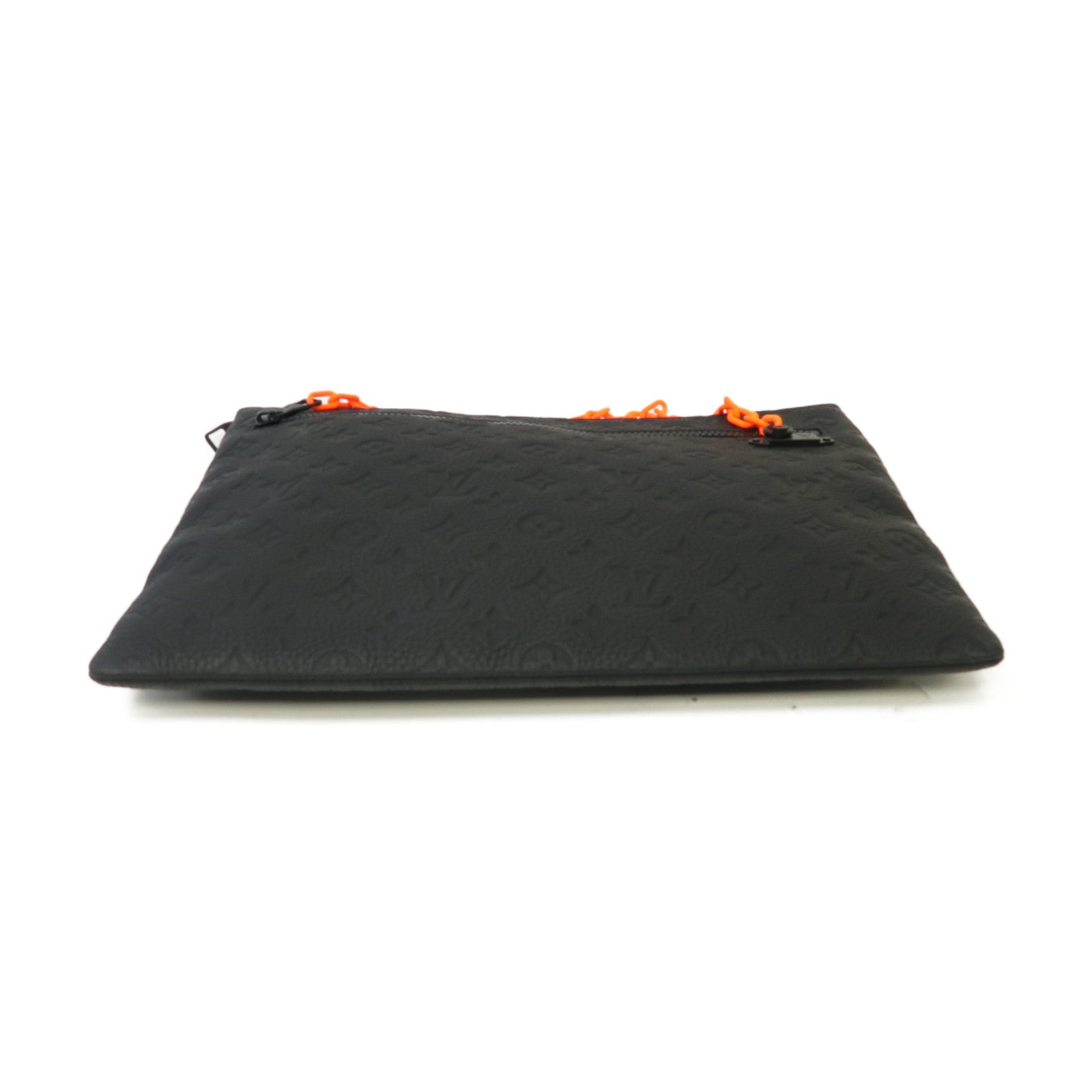 LOUIS VUITTON 【激減優惠】Taurillon Monogram Pochette A4手拿包黑色
