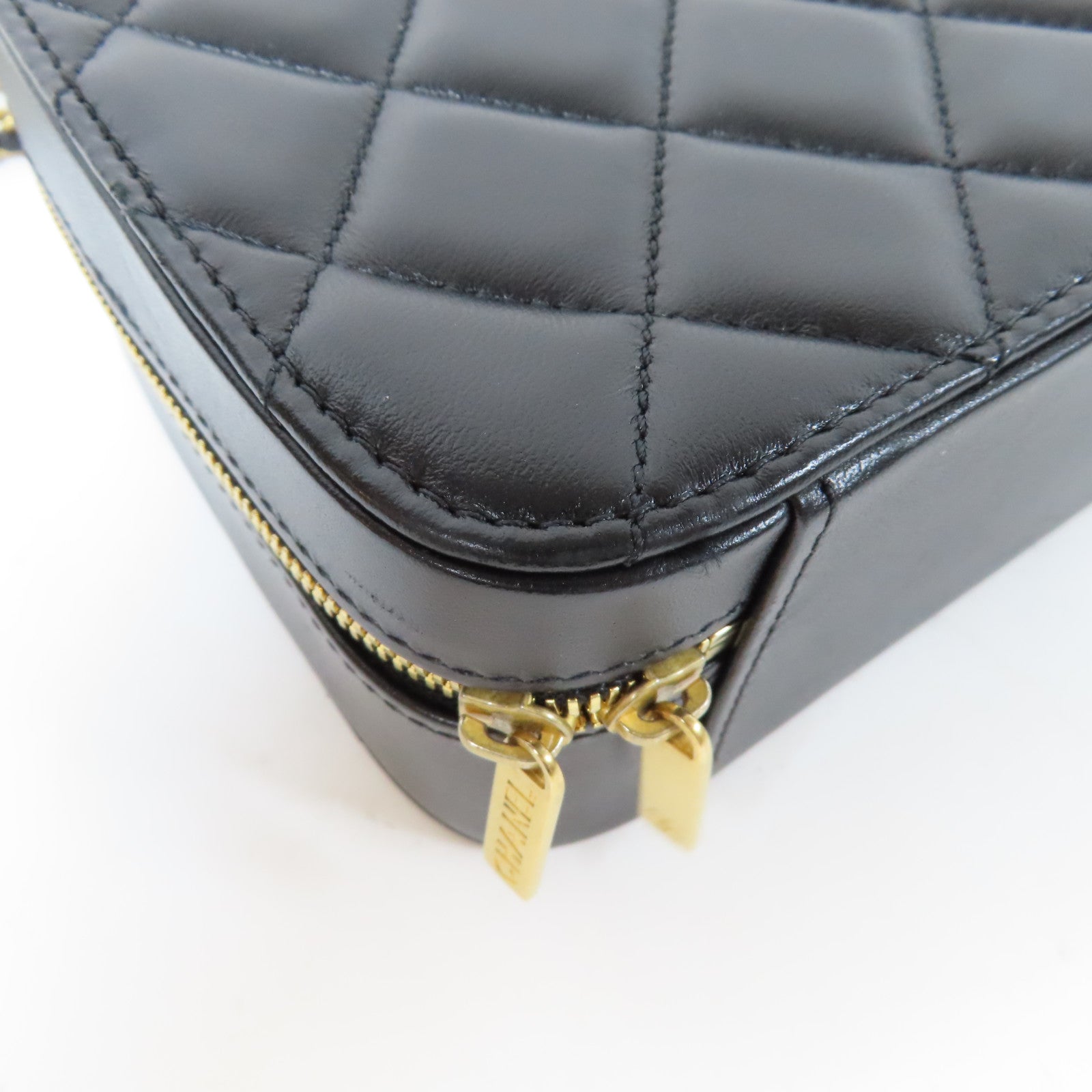 CHANEL 【激減優惠】菱格羊皮皮革Vanity Case金扣鏈帶手挽肩背兩用袋黑色