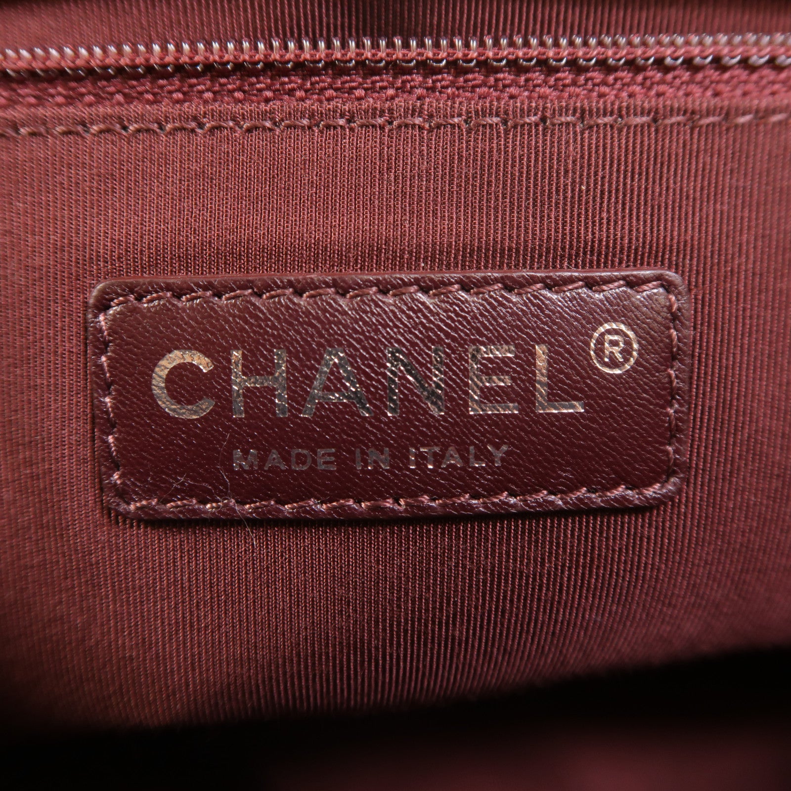 CHANEL 【激減優惠】牛皮皮革Boy 28鏈帶肩背袋