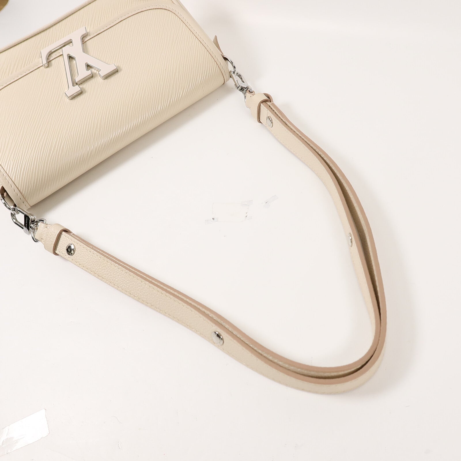 LOUIS VUITTON 【激減優惠】Epi Buci肩背袋