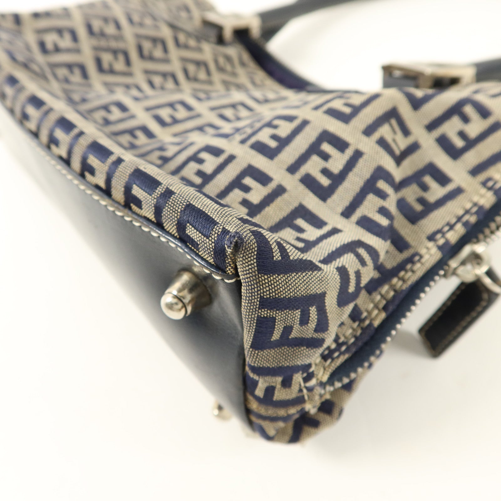 FENDI 帆布Zucca肩背袋