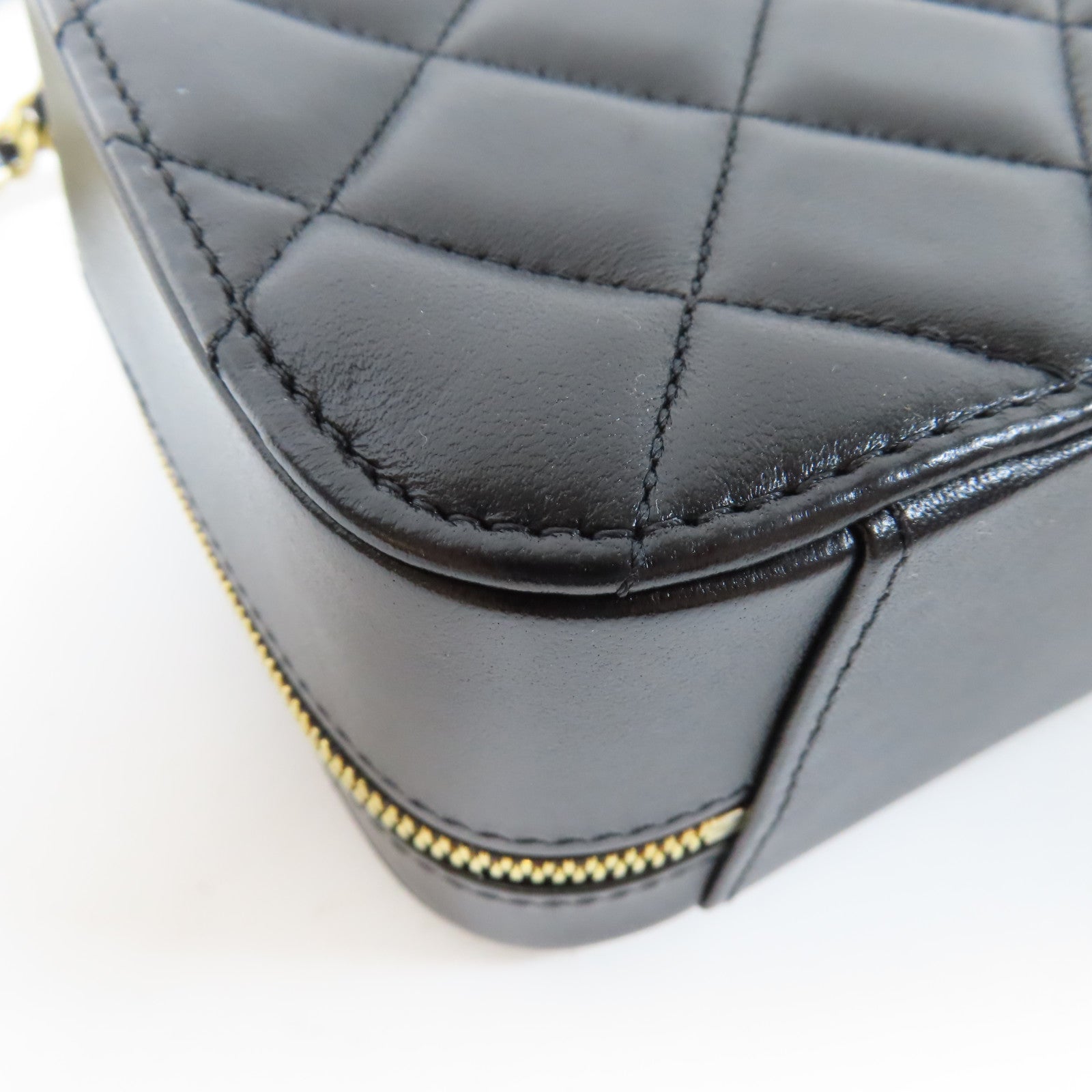 CHANEL 【激減優惠】菱格羊皮皮革Vanity Case金扣鏈帶手挽肩背兩用袋黑色