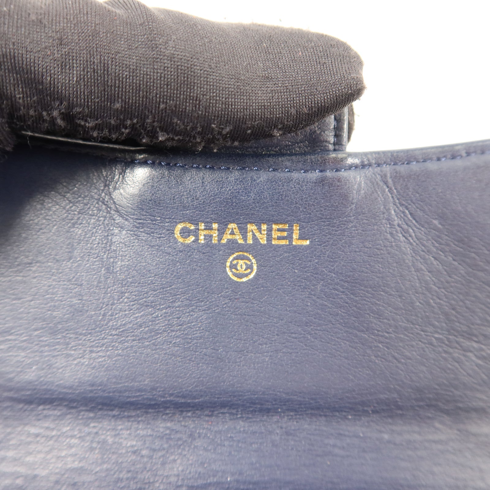 CHANEL 牛皮皮革Trifold Wallet金扣錢包