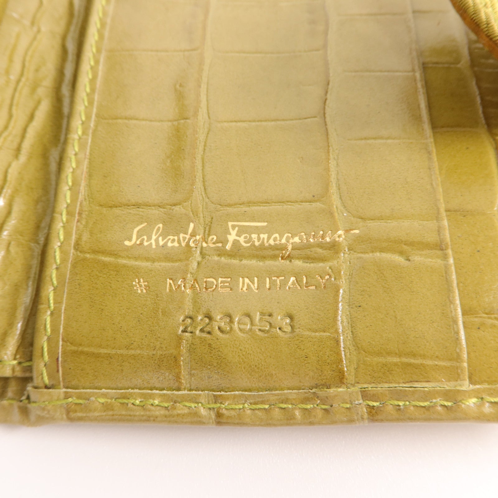 Salvatore Ferragamo 牛皮皮革Vara Bow Crocodile-Embossed Wallet錢包