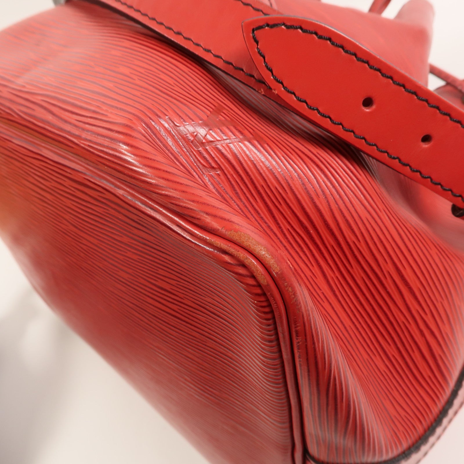 LOUIS VUITTON Epi Petit Noe肩背袋紅色