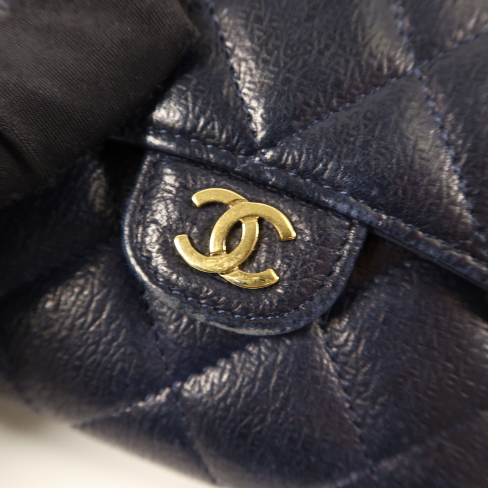 CHANEL 牛皮皮革Trifold Wallet金扣錢包