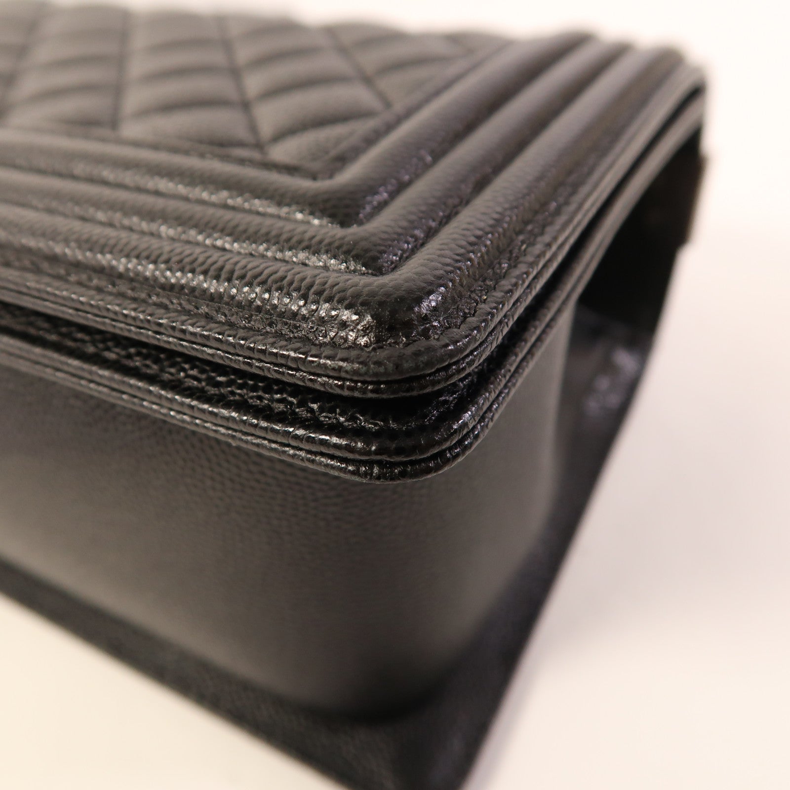 CHANEL 牛皮皮革Boy 25銀扣鏈帶肩背袋