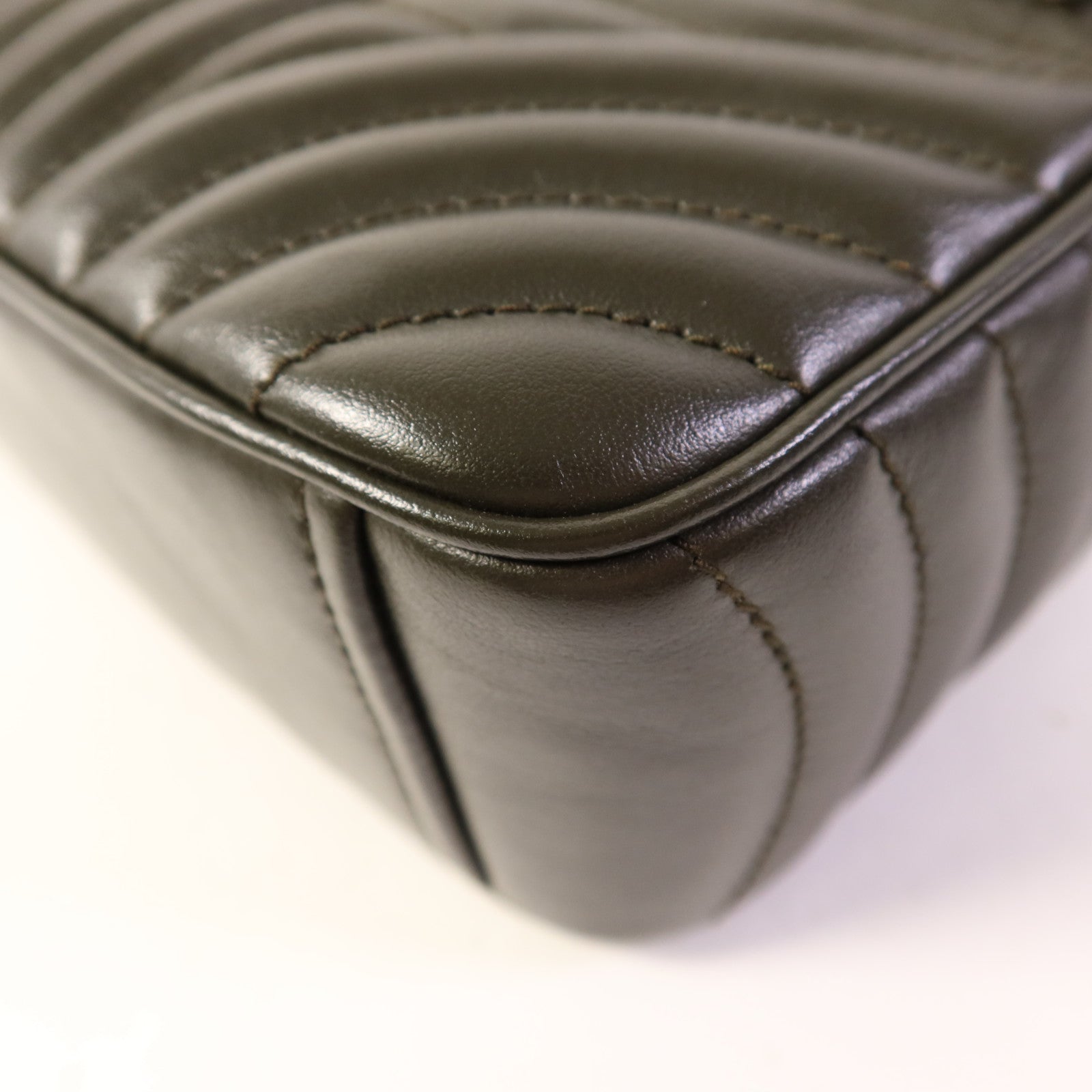 PRADA 牛皮皮革Shoulder Bag銀扣肩背袋