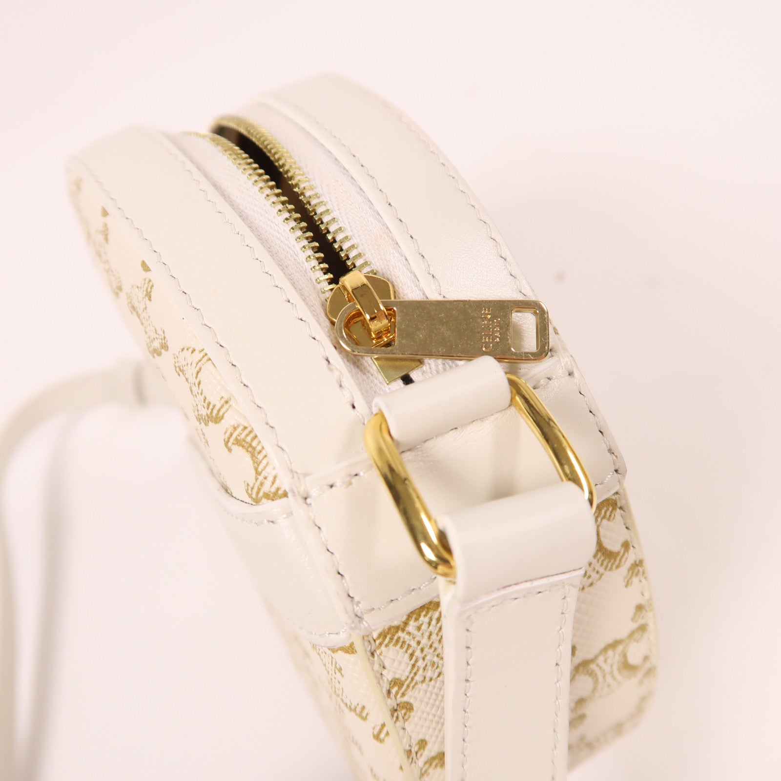 CELINE 塗層帆布/皮革Round Purse On Strap金扣肩背袋