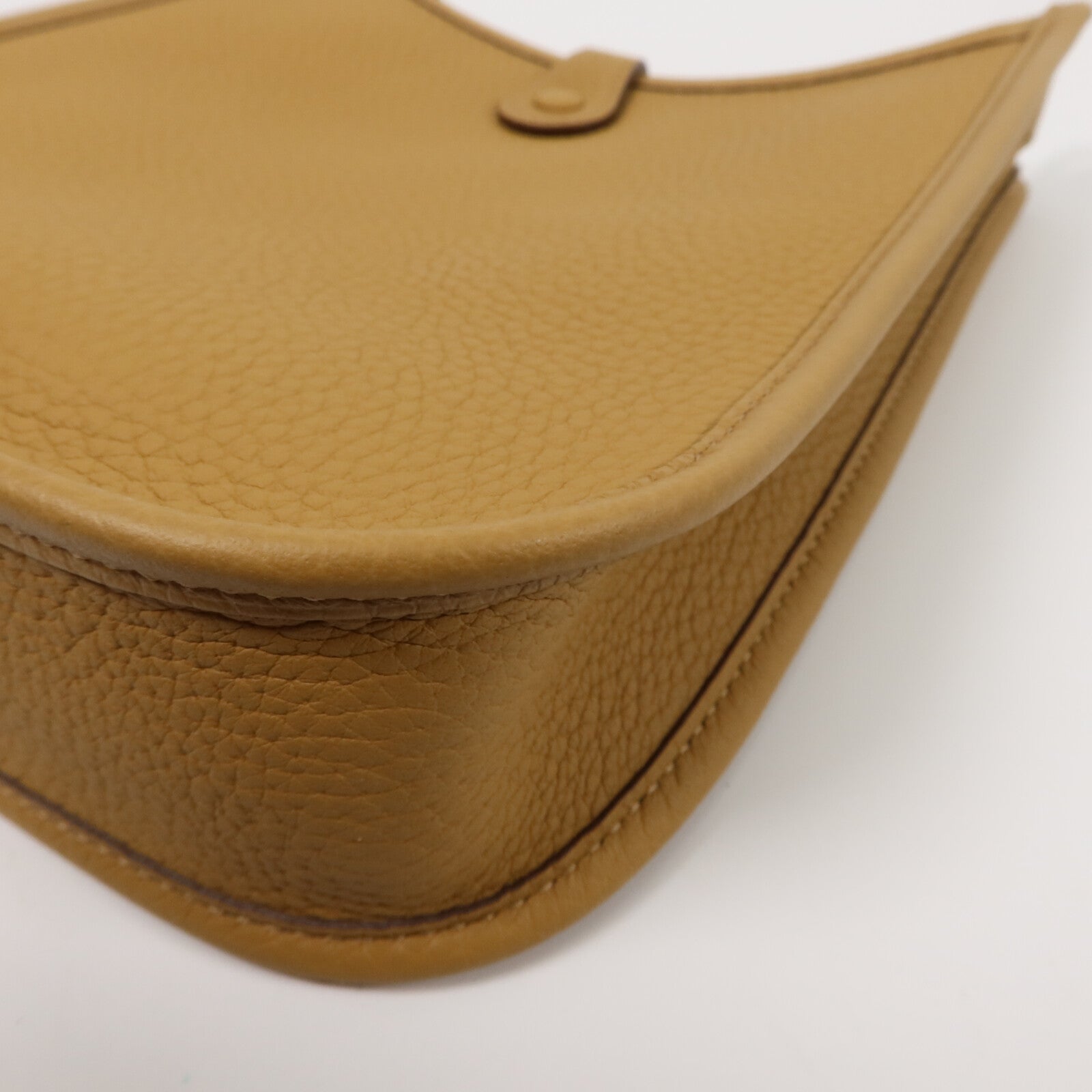 HERMES Clemence皮革Evelyne TPM肩背袋Biscuit