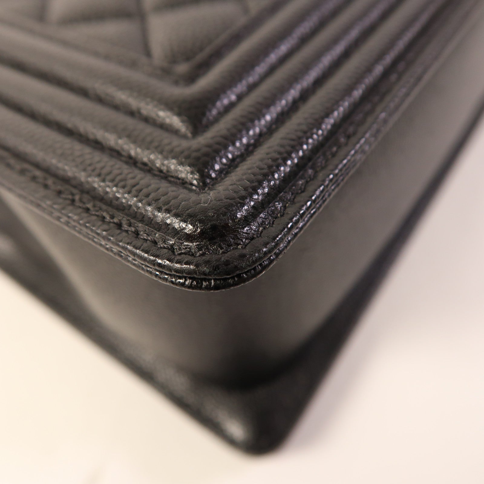 CHANEL 牛皮皮革Boy 25銀扣鏈帶肩背袋