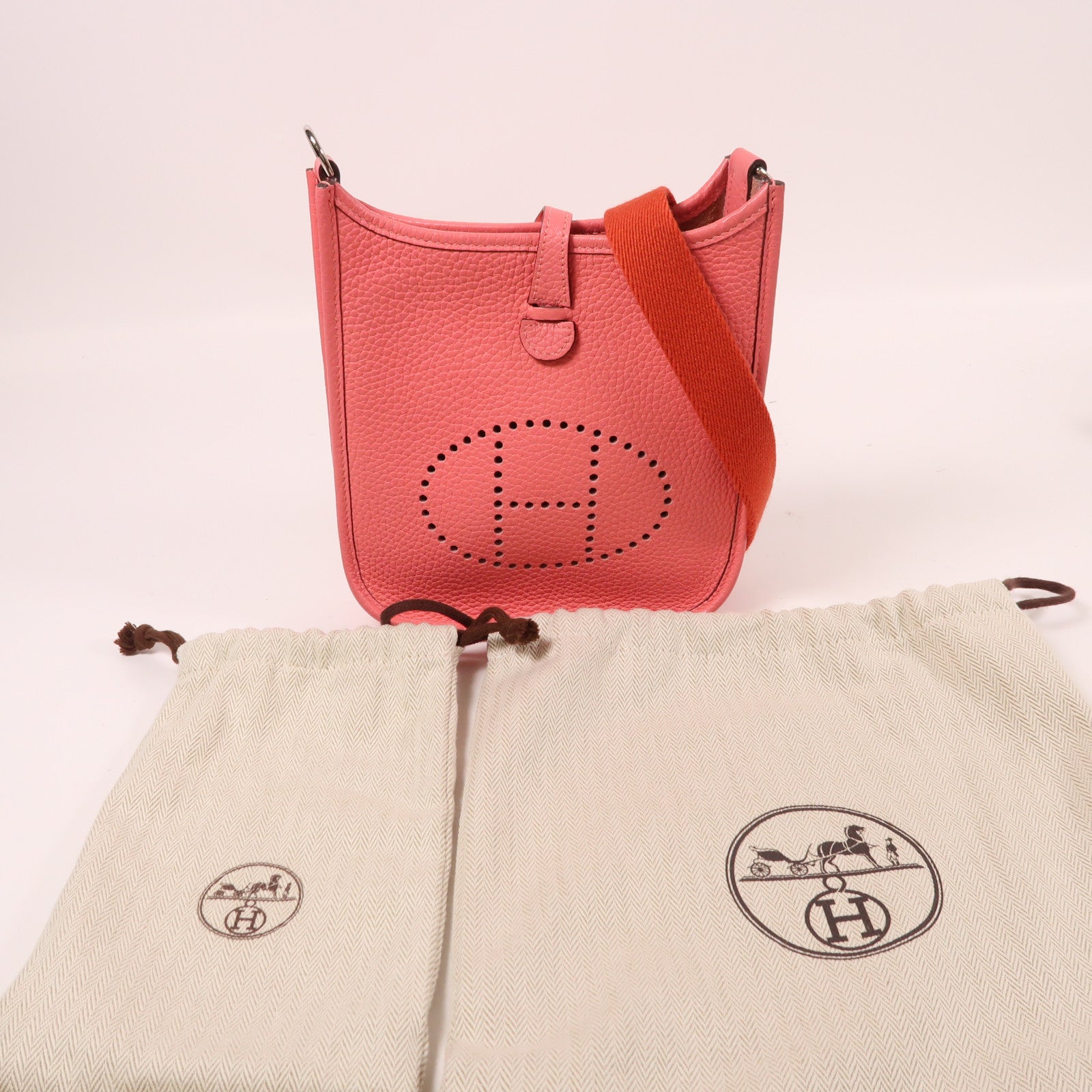 HERMES Clemence皮革Evelyne TPM銀扣肩背袋Rose Azalee