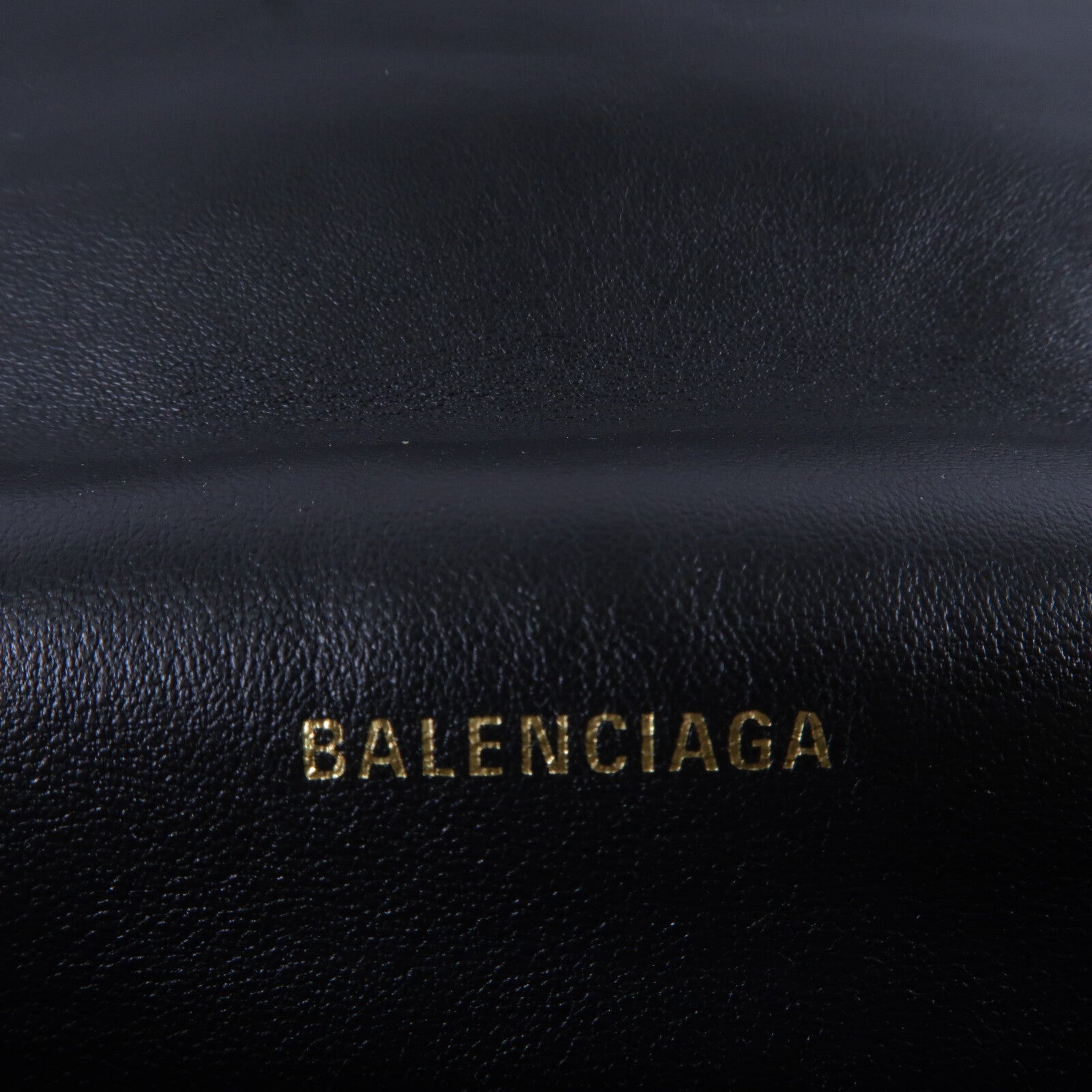 BALENCIAGA 牛皮皮革Crush Mrdium鏈帶肩背袋