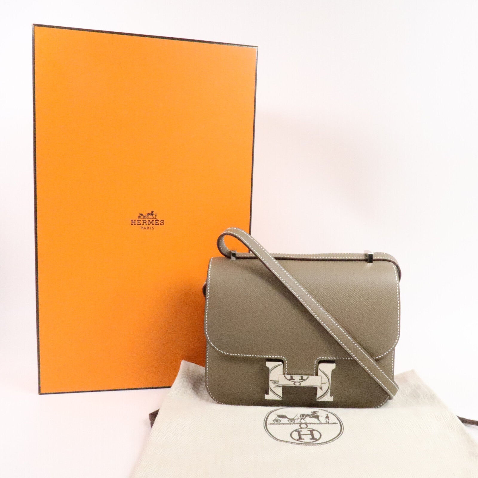 HERMES Epsom皮革Constance Mini肩背袋Etoupe