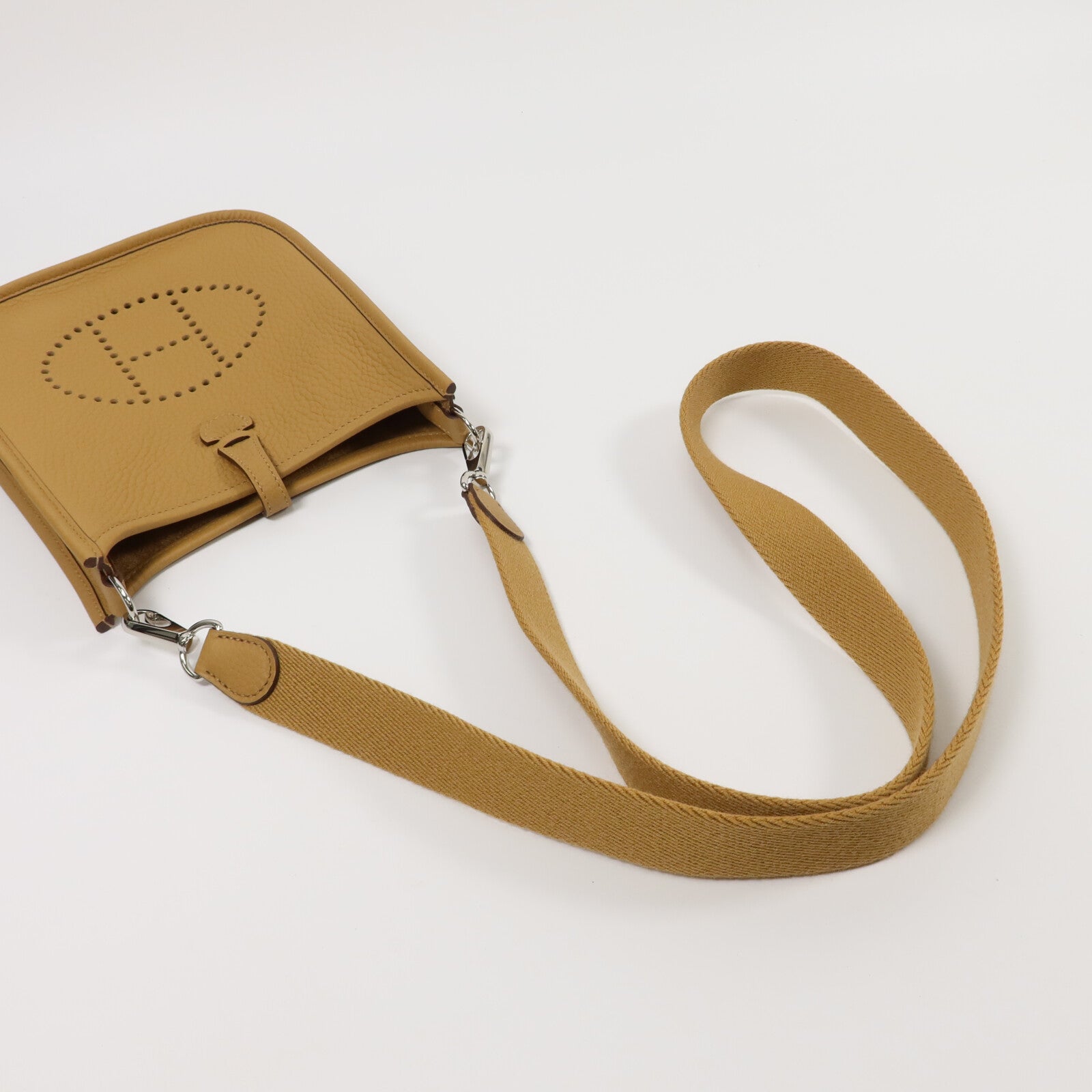HERMES Clemence皮革Evelyne TPM肩背袋Biscuit