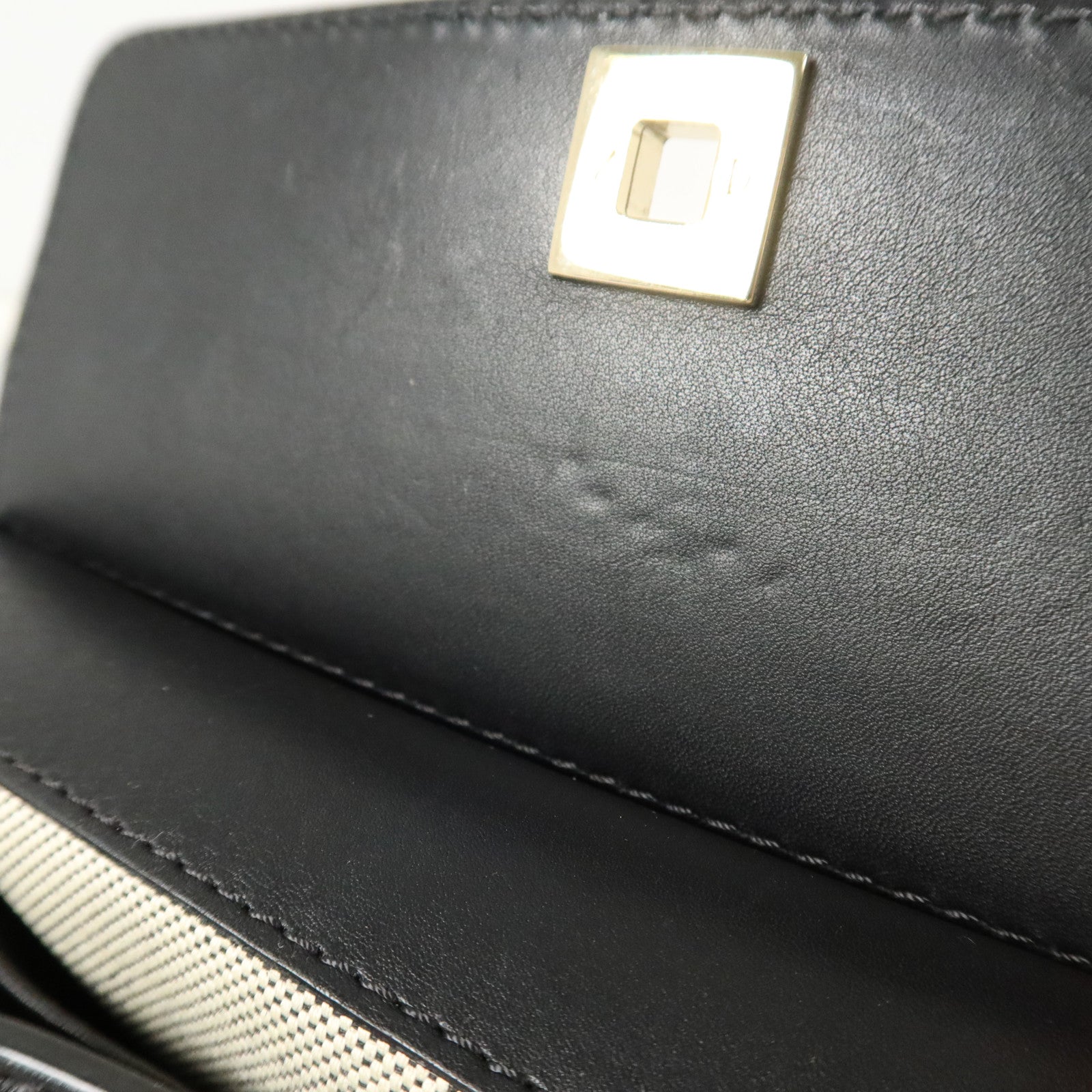 VERSACE 牛皮皮革Medusa Shoulder金扣肩背袋