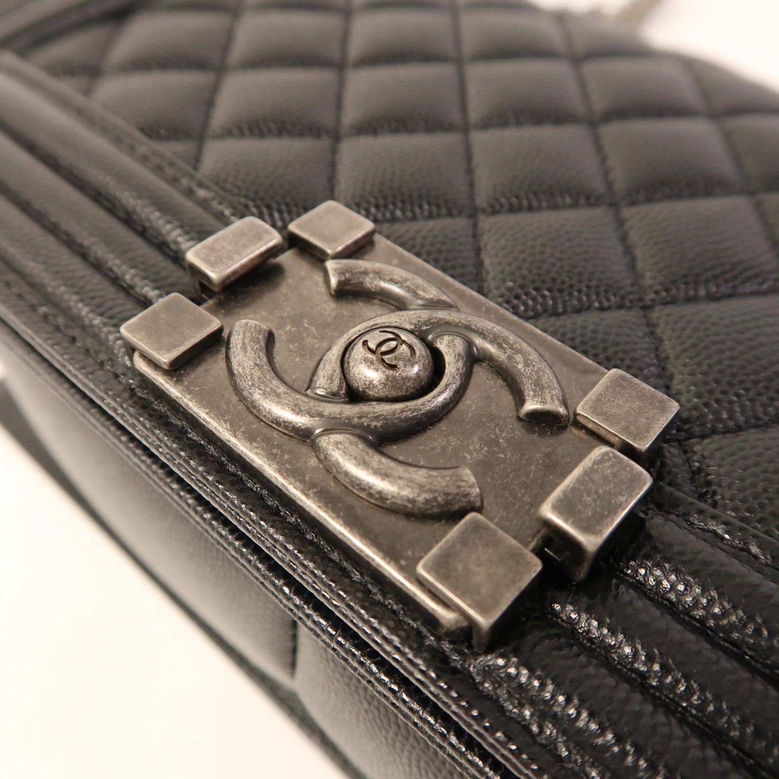 CHANEL 牛皮皮革Boy 25銀扣鏈帶肩背袋