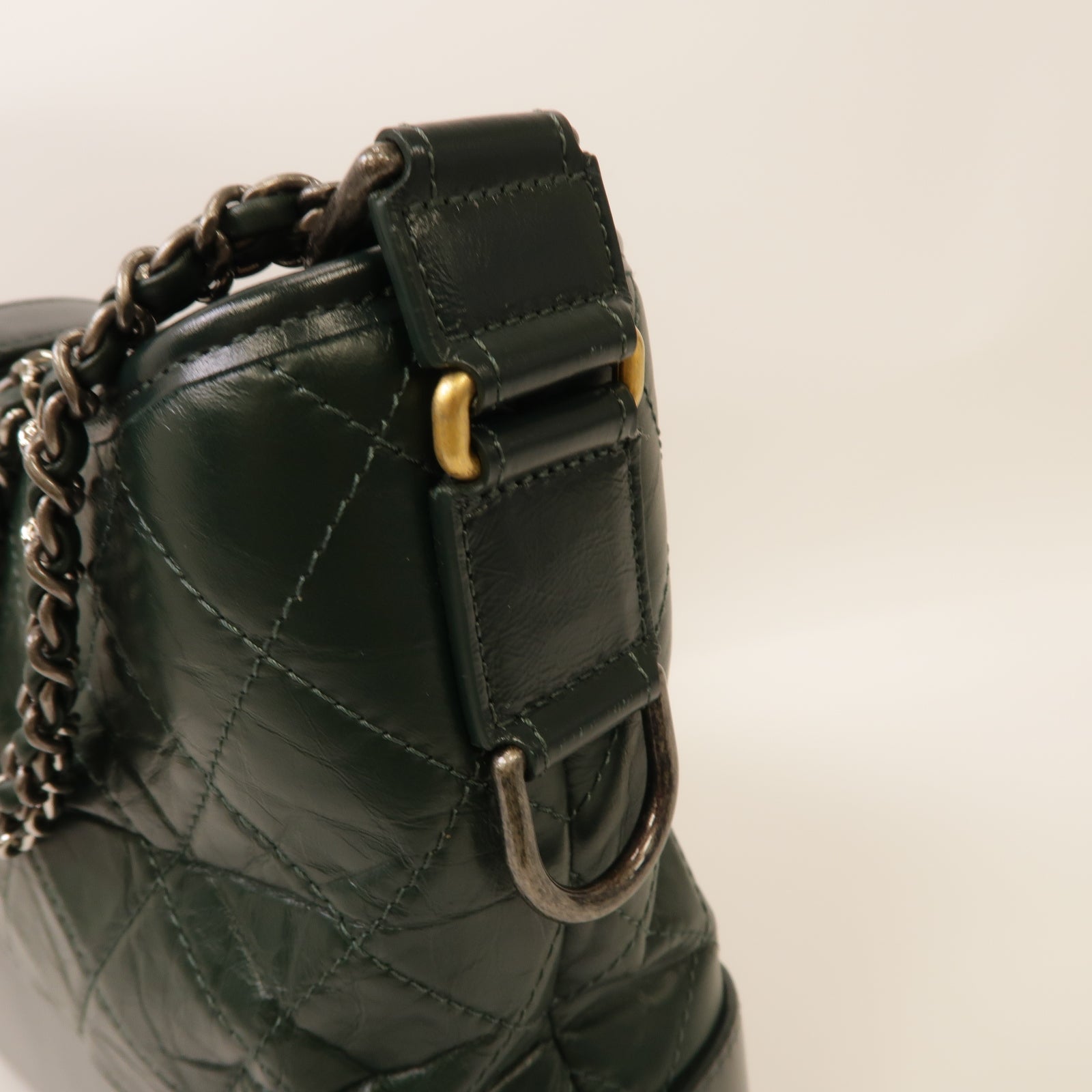 CHANEL 【激減優惠】菱格Aged Calf皮革Gabrielle Medium金扣鏈帶肩背袋綠色