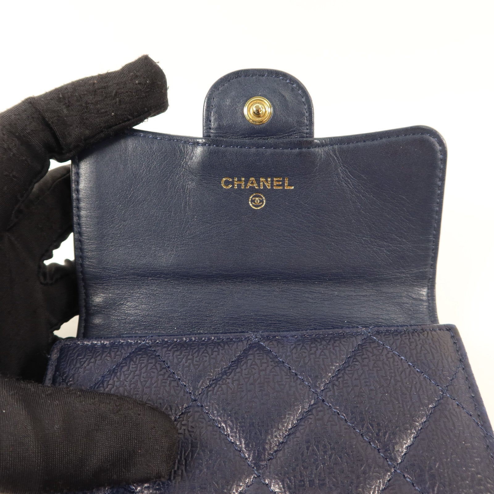 CHANEL 牛皮皮革Trifold Wallet金扣錢包