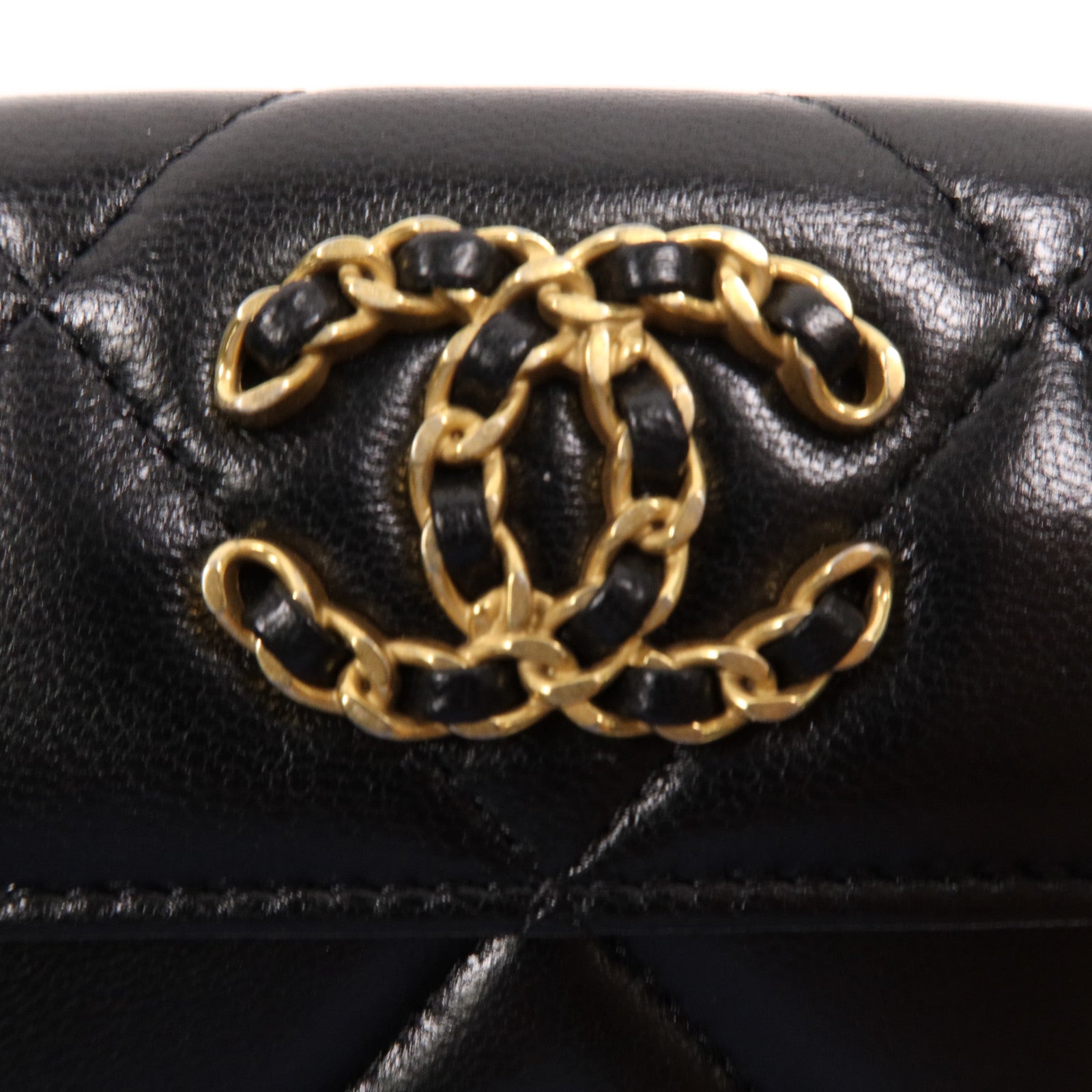CHANEL 羊皮皮革C19 Wallet金扣錢包