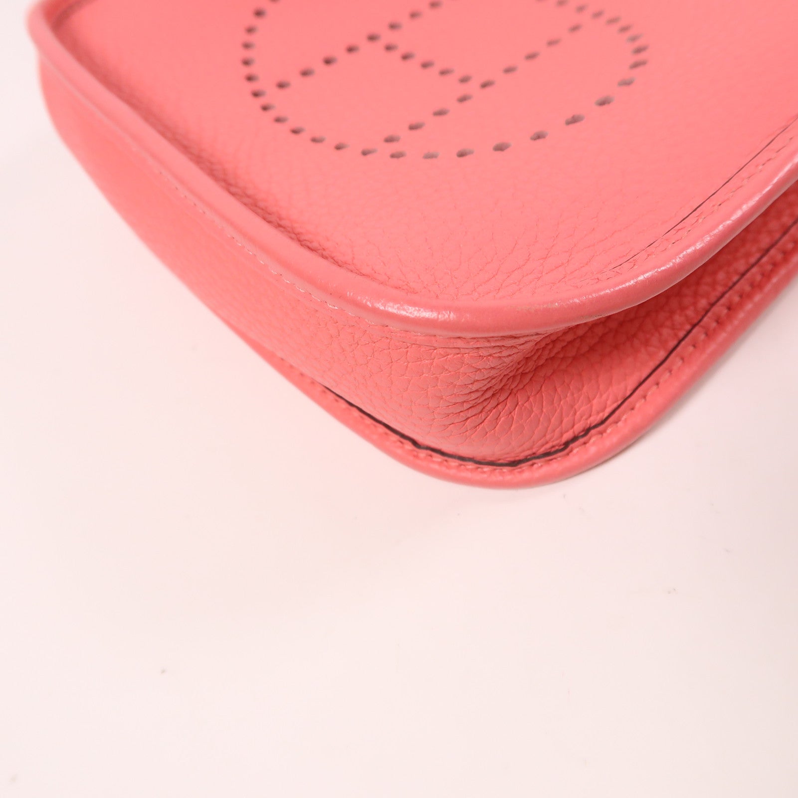 HERMES Clemence皮革Evelyne TPM銀扣肩背袋Rose Azalee