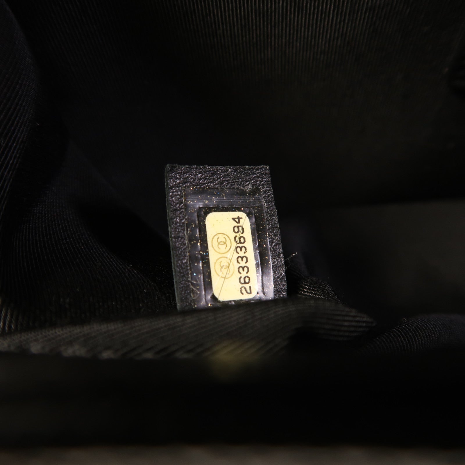 CHANEL 牛皮皮革Boy 25銀扣鏈帶肩背袋