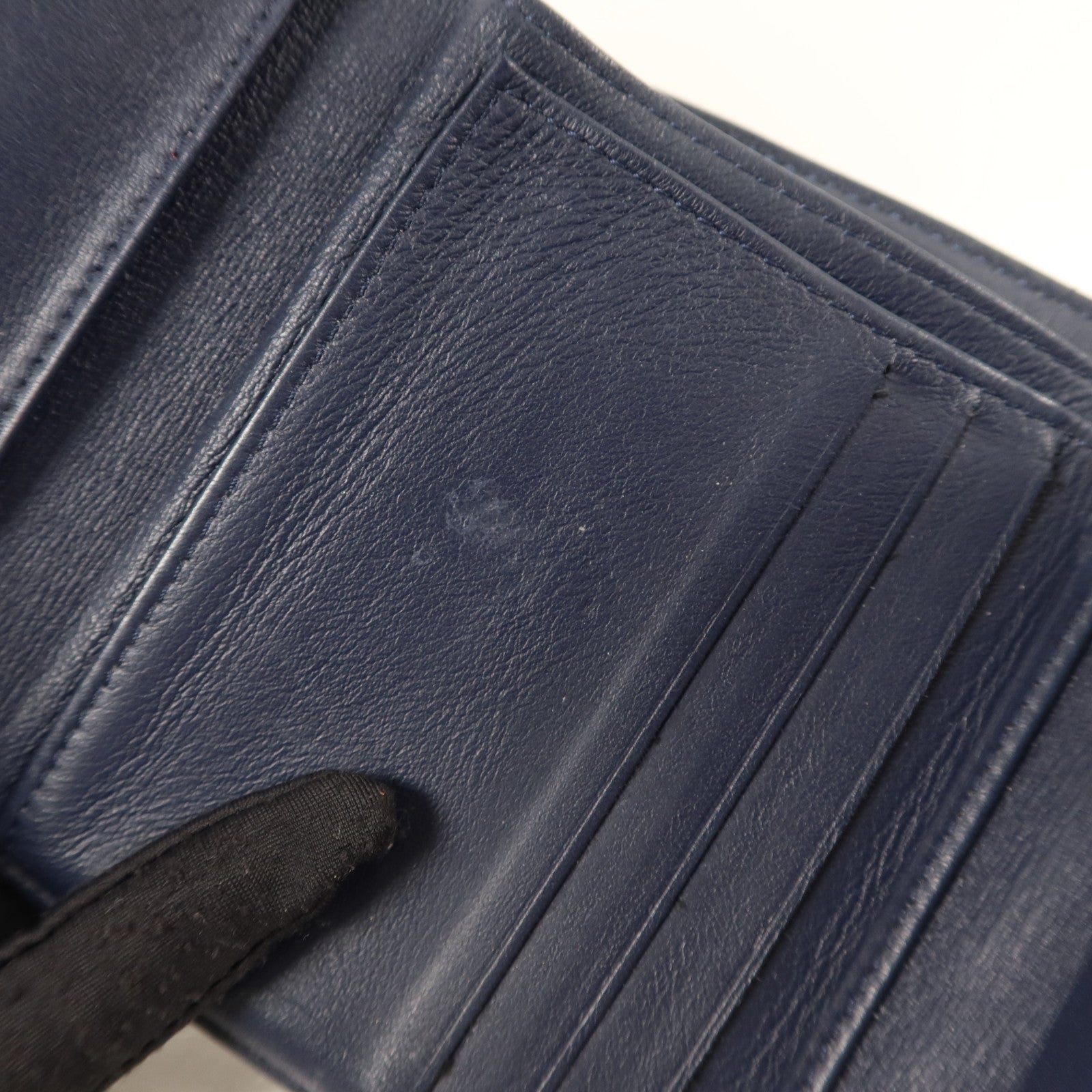 CHANEL 牛皮皮革Trifold Wallet金扣錢包