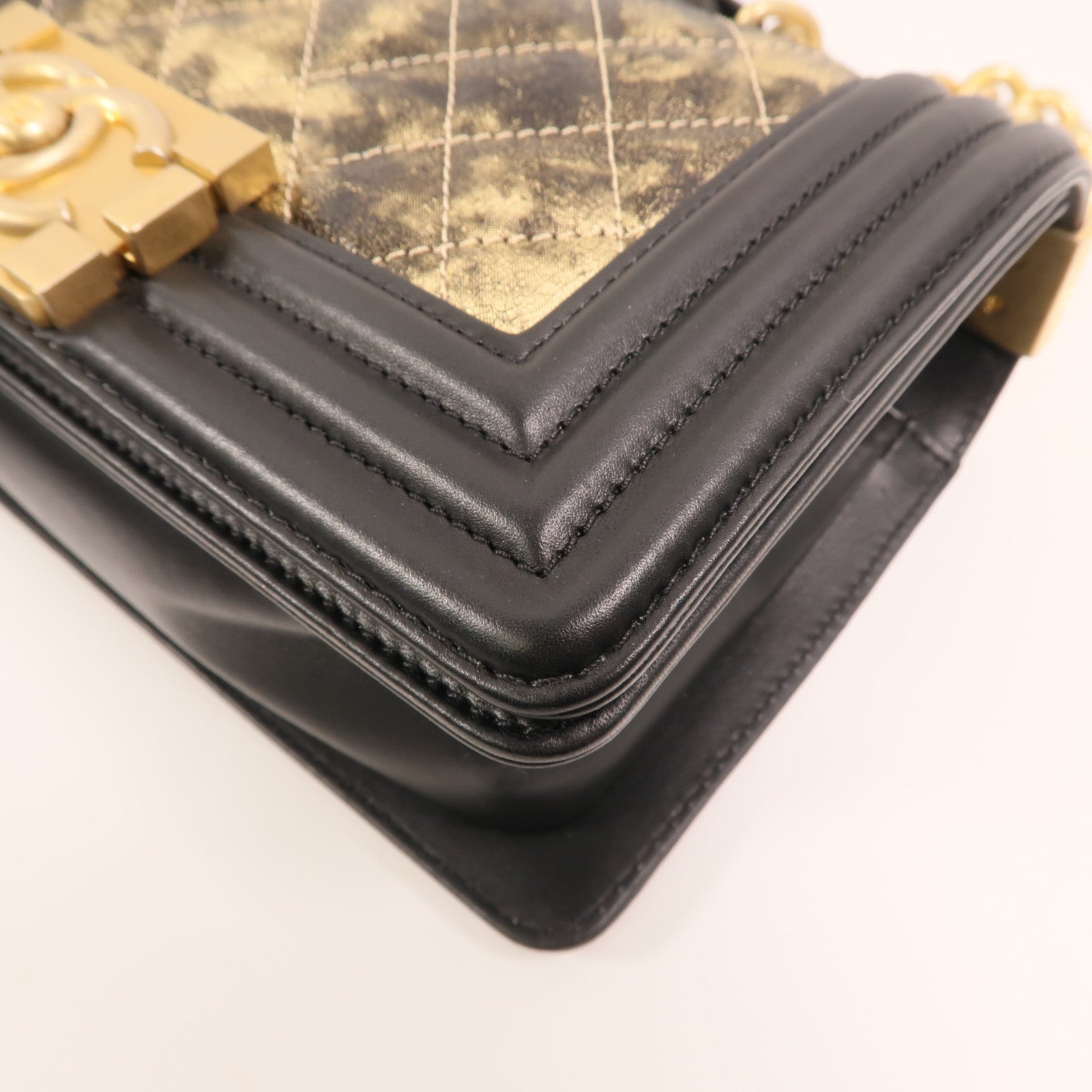 CHANEL 牛皮皮革Boy 20金扣鏈帶肩背袋