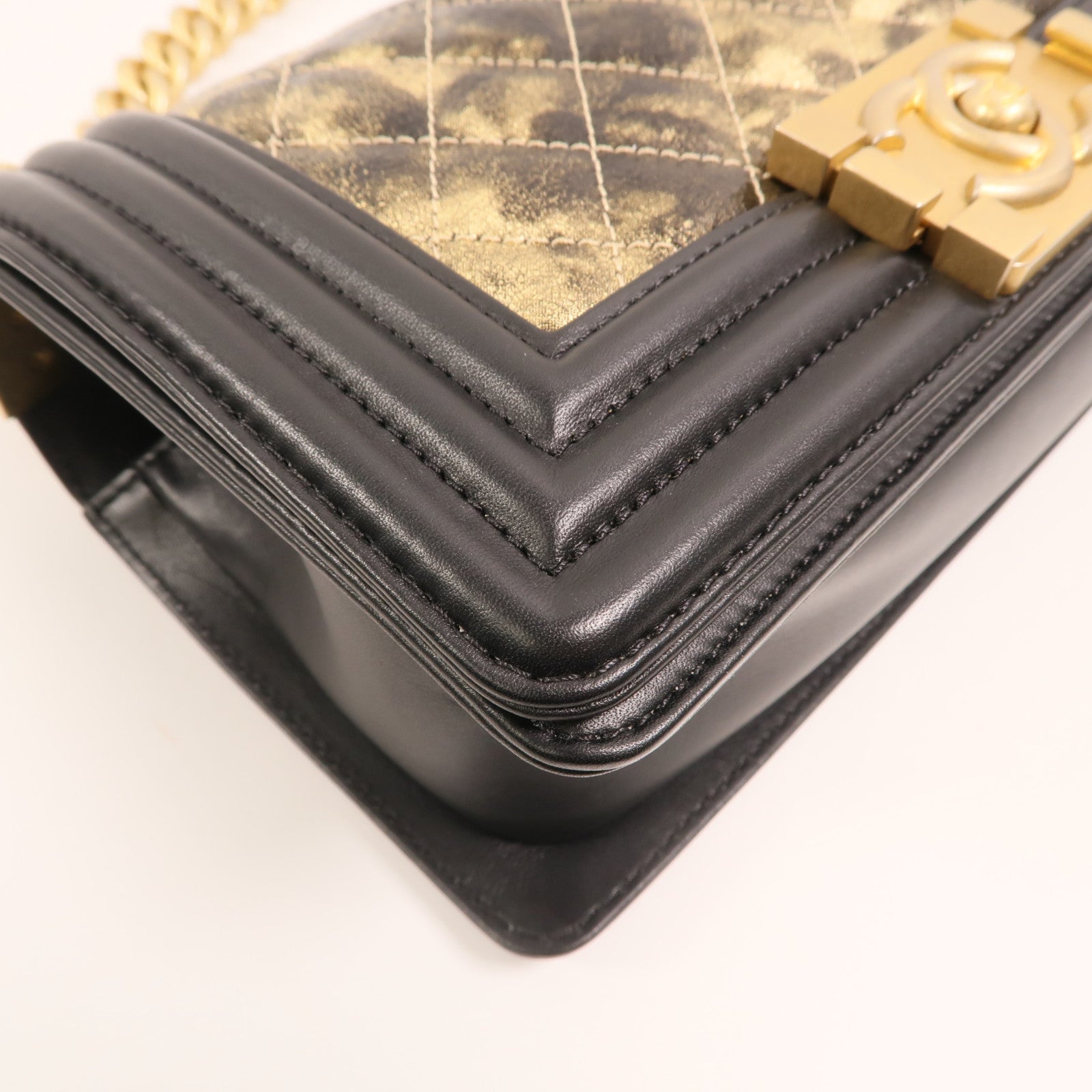 CHANEL 牛皮皮革Boy 20金扣鏈帶肩背袋