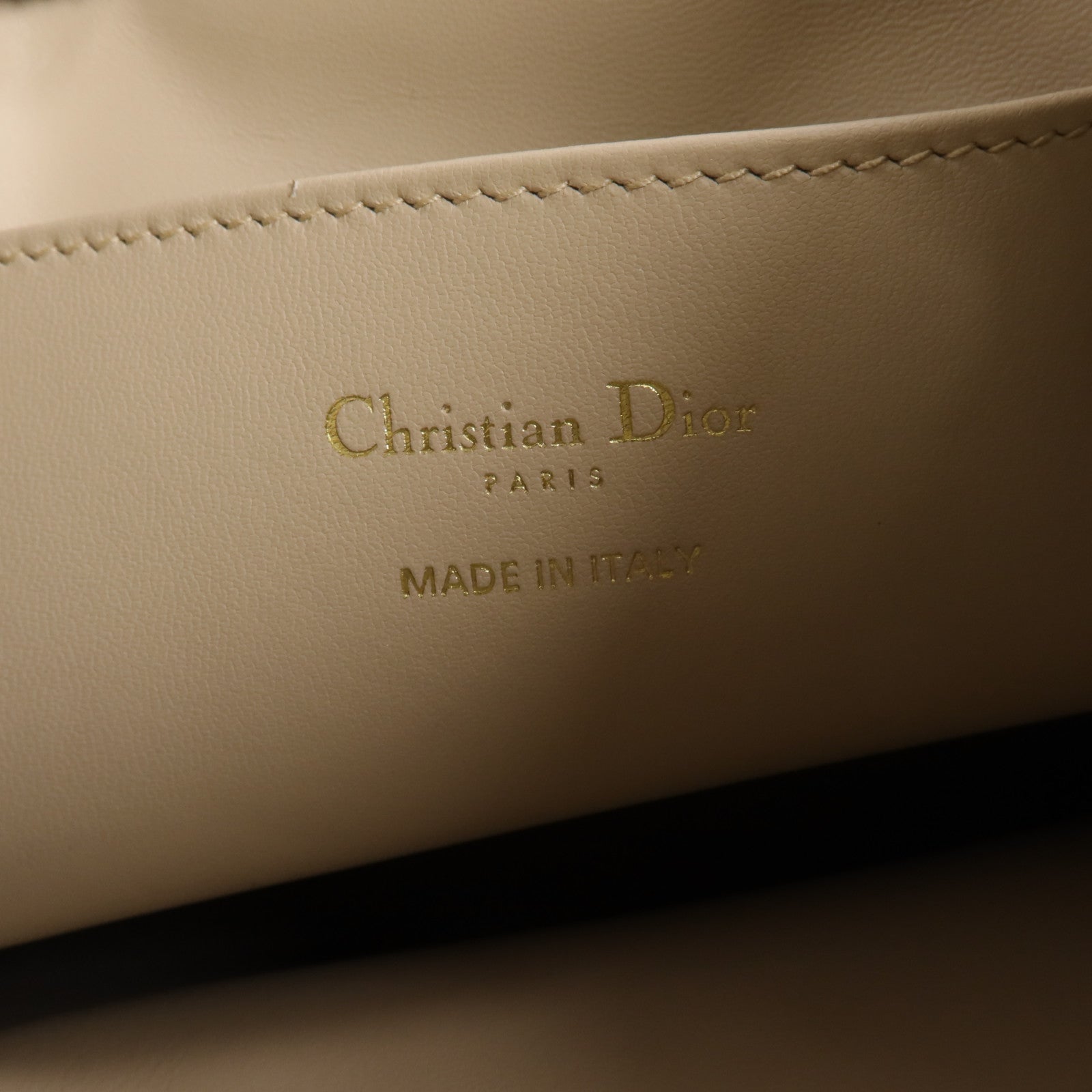 Dior 羊皮皮革Caro Backpack金扣背包