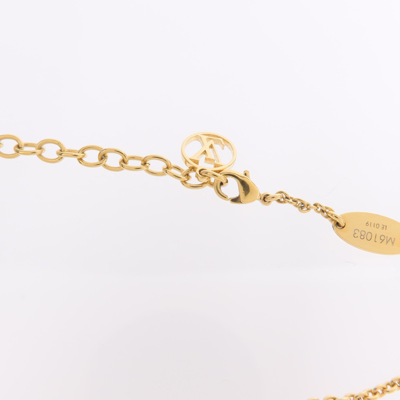 LOUIS VUITTON 金屬Essential V Necklace項鍊