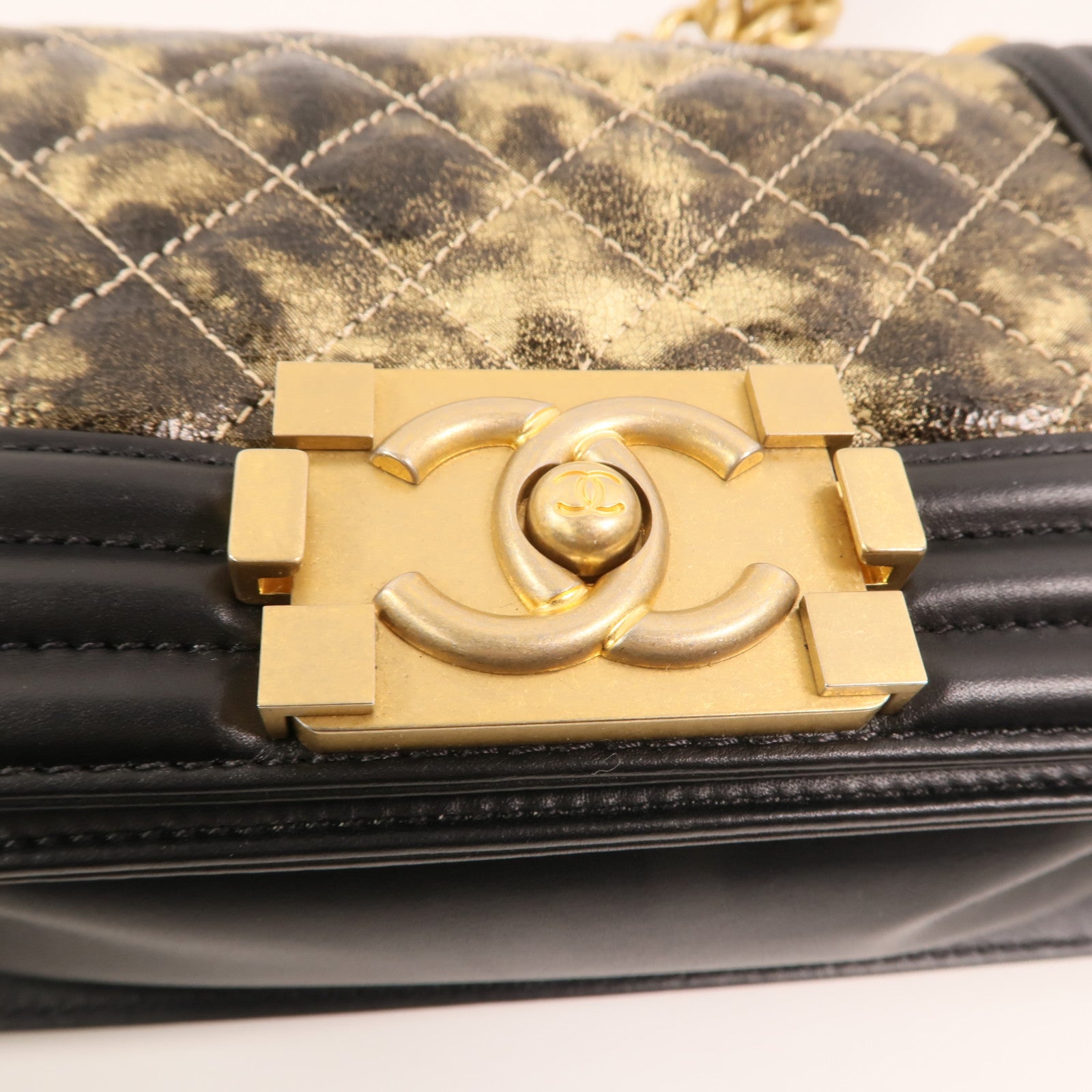 CHANEL 牛皮皮革Boy 20金扣鏈帶肩背袋