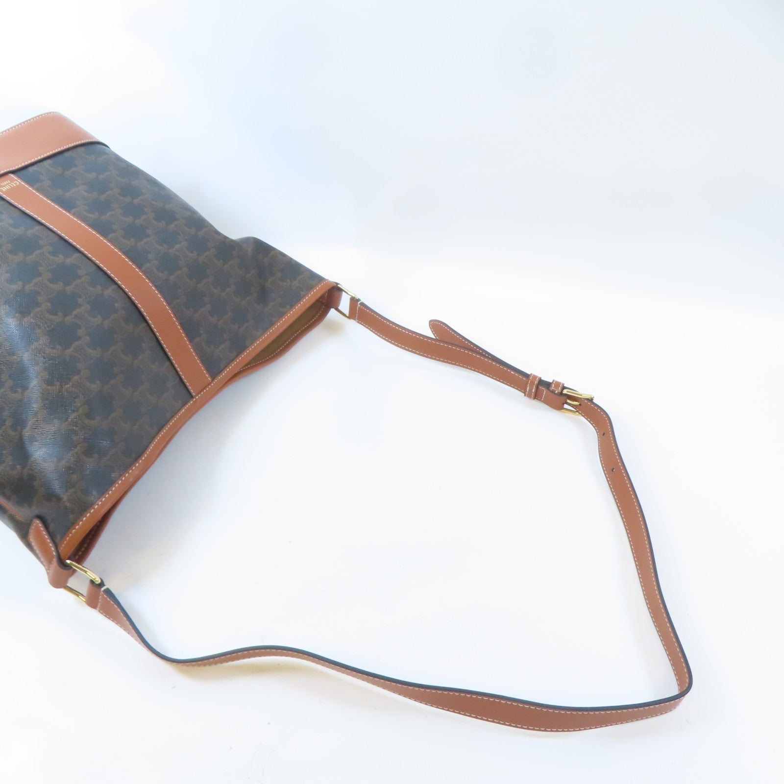 CELINE 塗層帆布Triomphe Bucket MM金扣肩背袋棕色