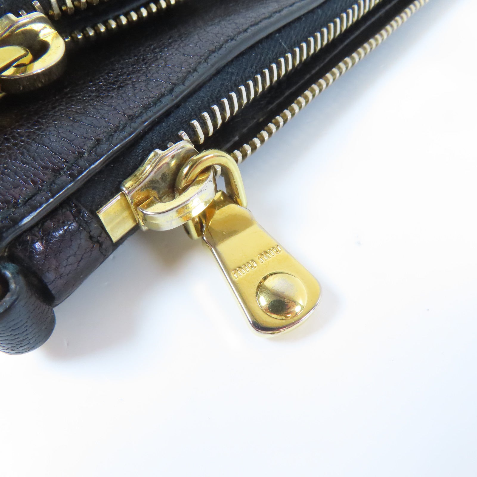 Miu Miu 皮革Shoulder Bag金扣肩背袋黑色