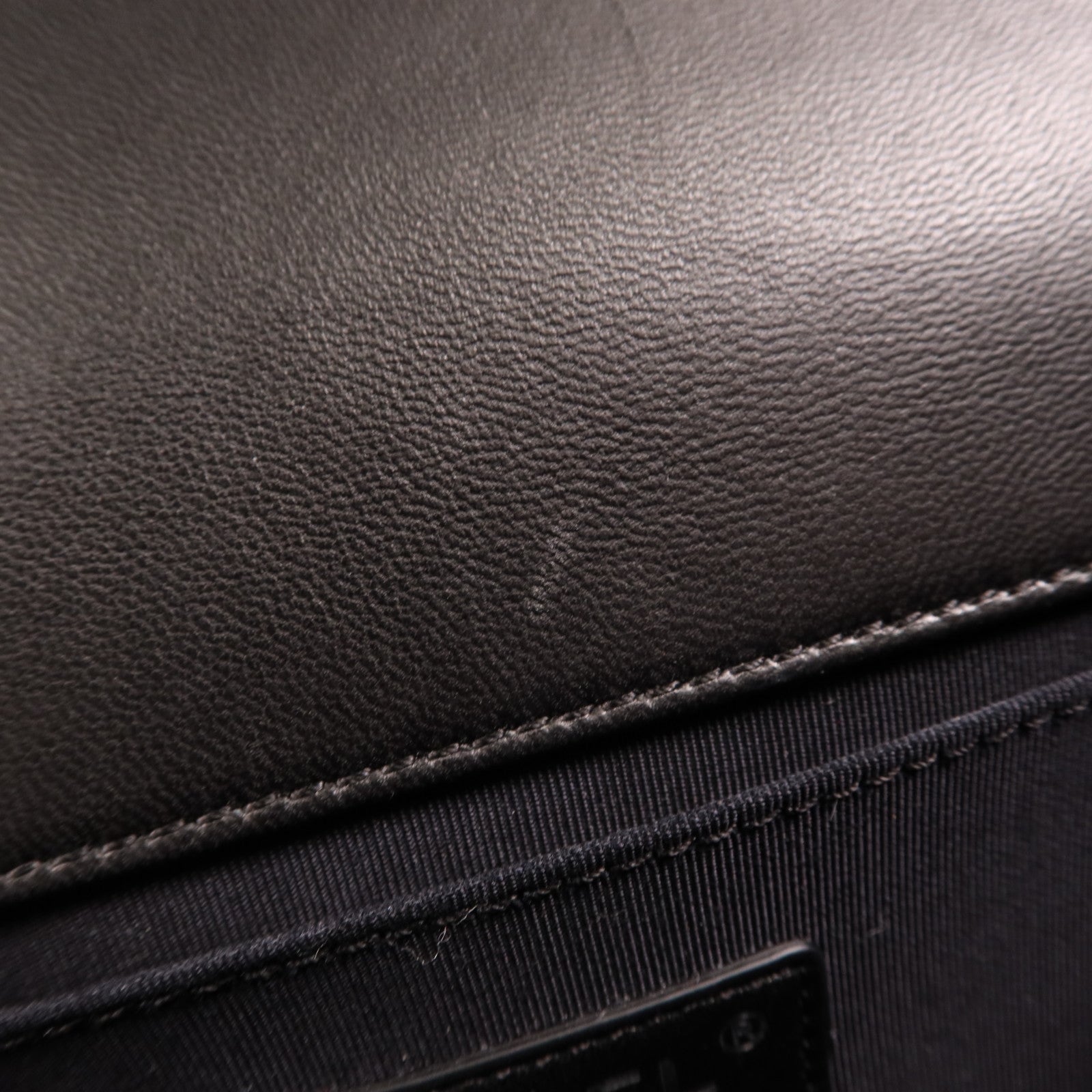 CHANEL 羊皮皮革Boy 25銀扣肩背袋