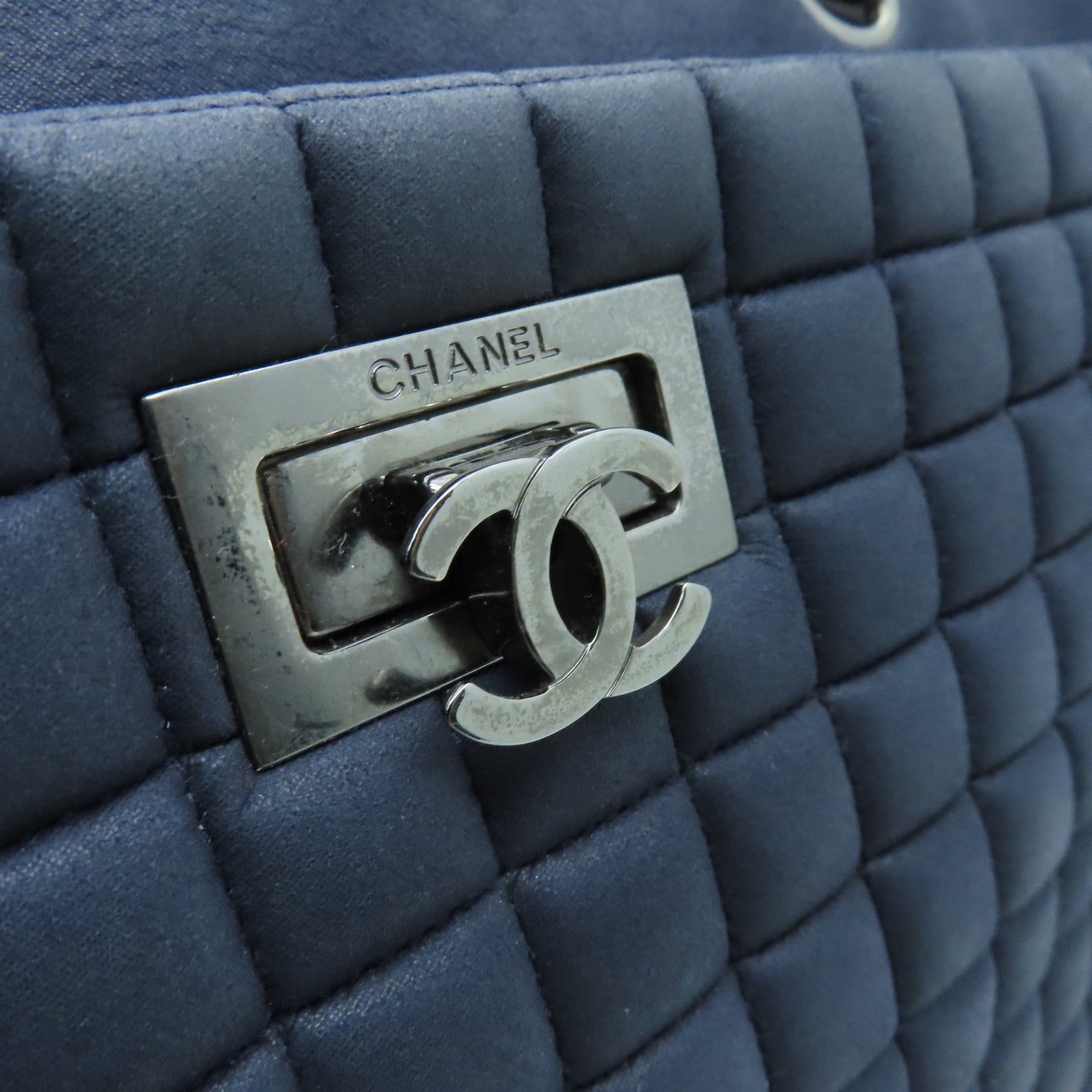 CHANEL 【激減優惠】牛皮皮革Chian Shoulder Bag銀扣鏈帶肩背袋深藍色