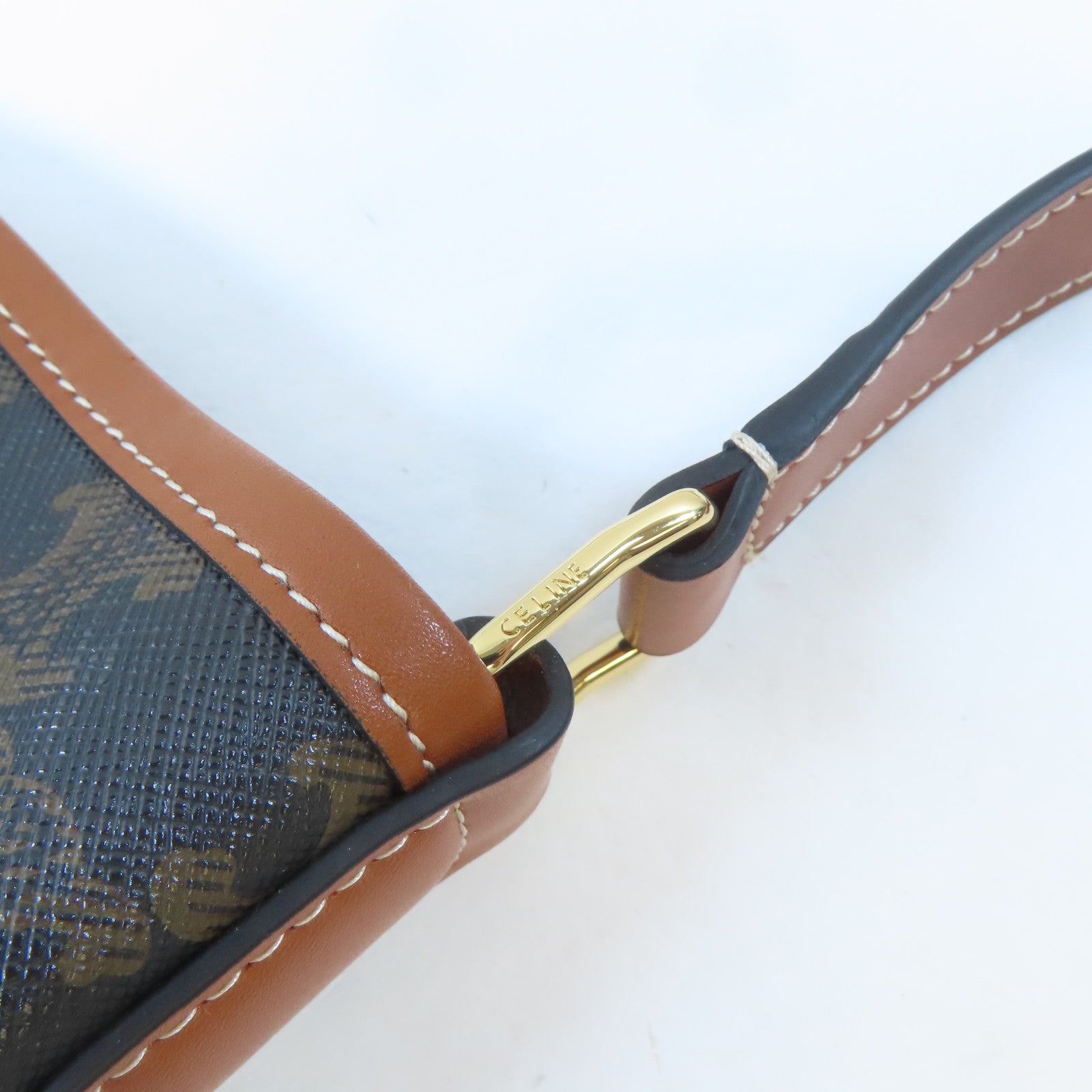 CELINE 塗層帆布Triomphe Bucket MM金扣肩背袋棕色