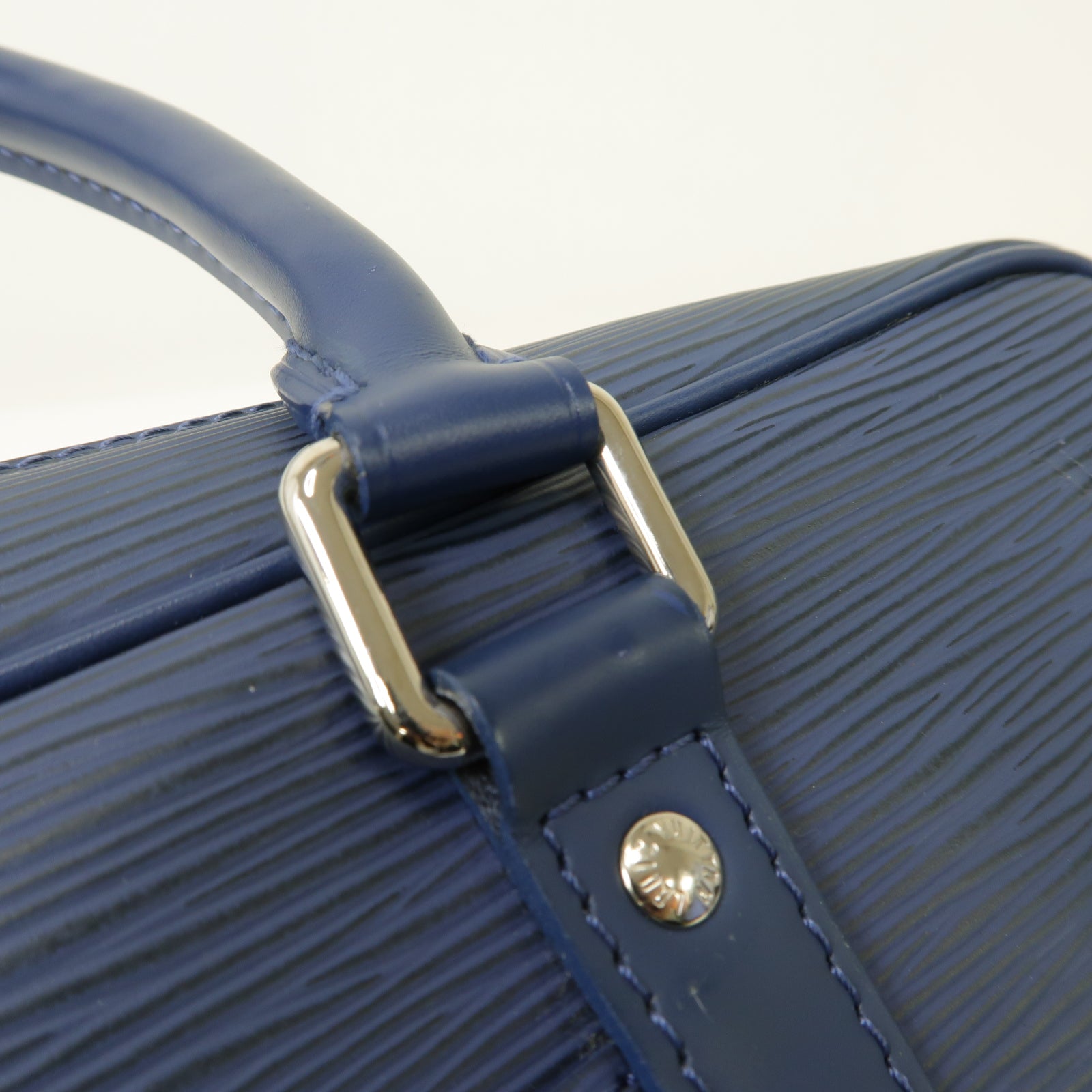 LOUIS VUITTON Epi Vivienne Long MM銀扣手挽袋藍色
