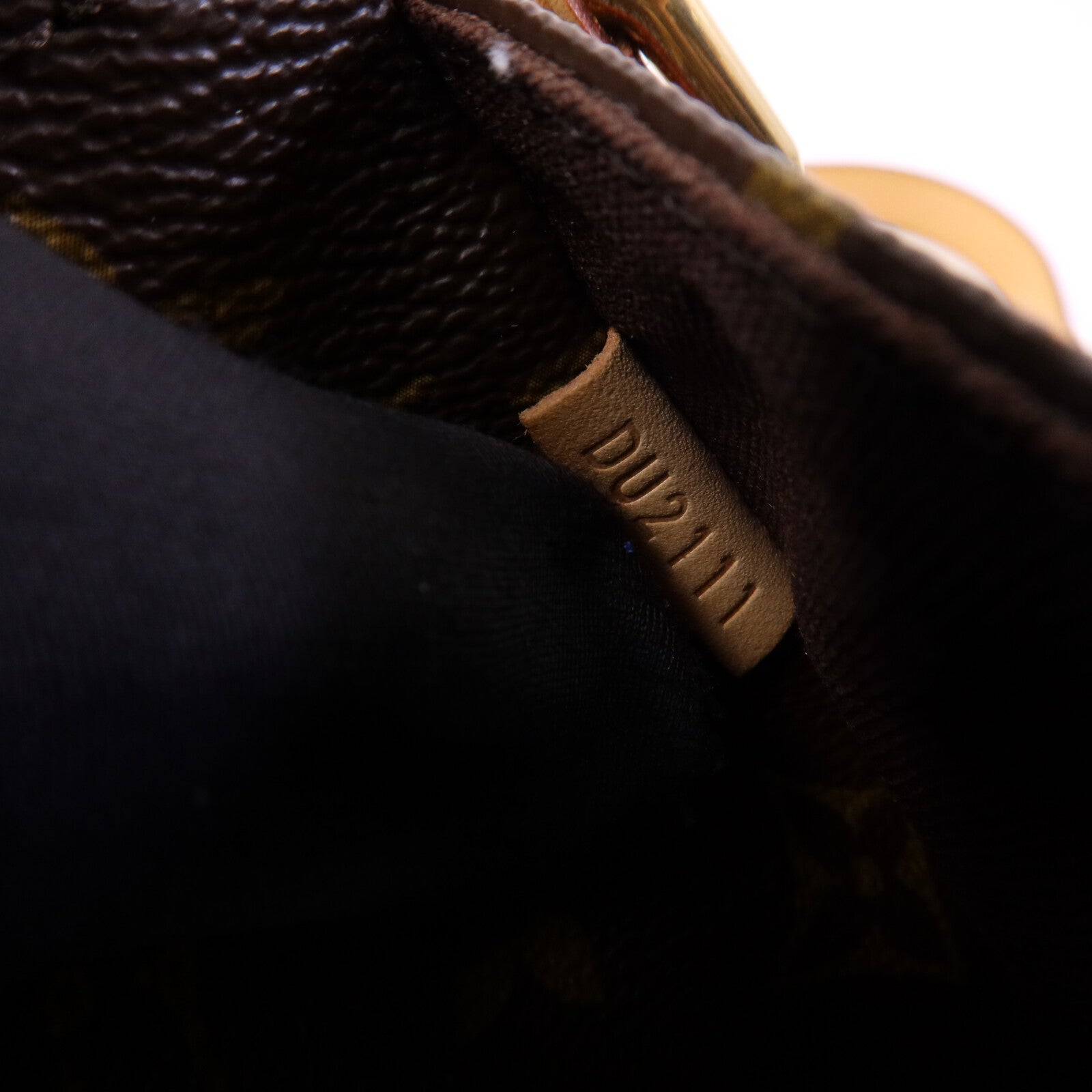 LOUIS VUITTON Monogram Menilmontant MM金扣肩背袋