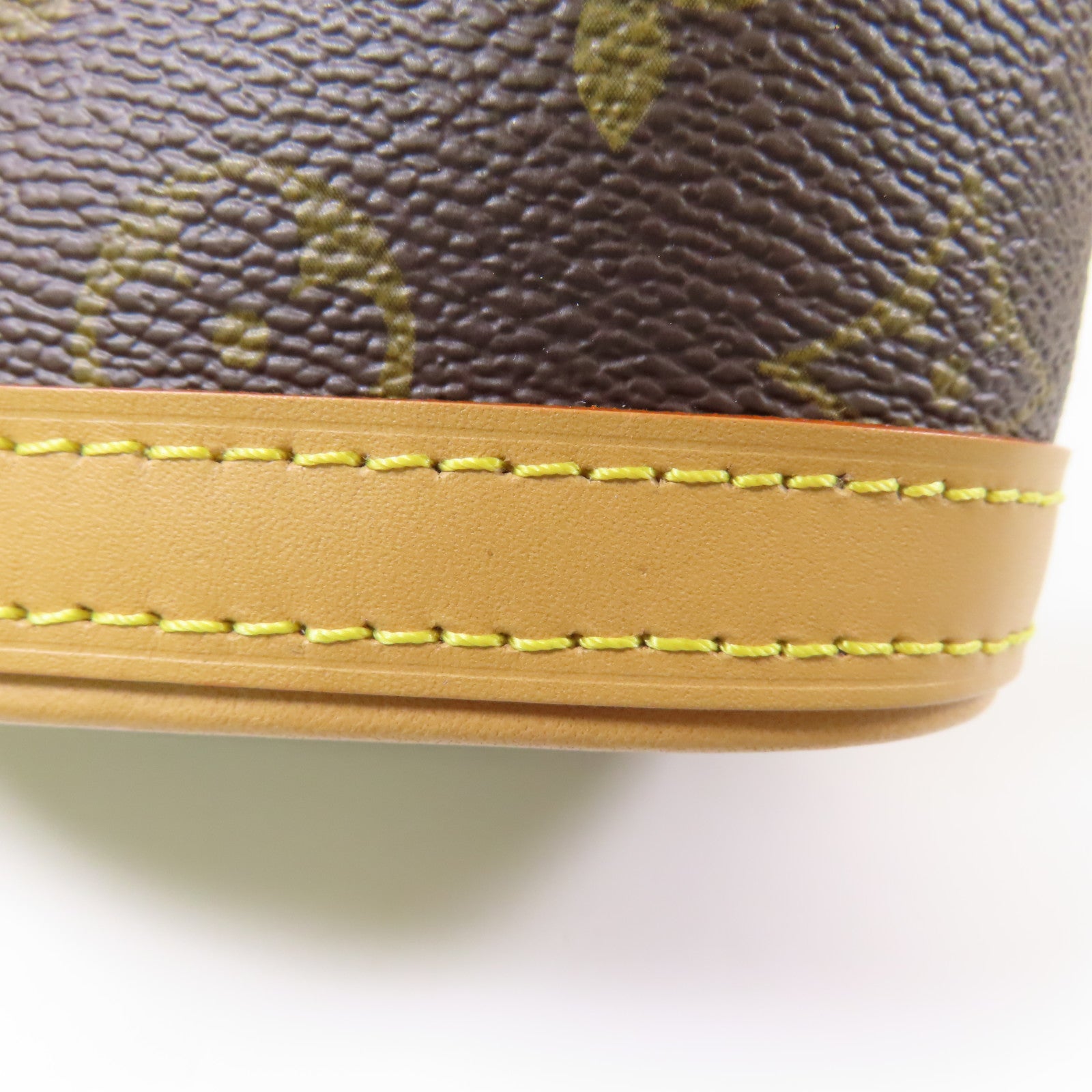 LOUIS VUITTON Monogram Fold Me Pouch金扣肩背袋